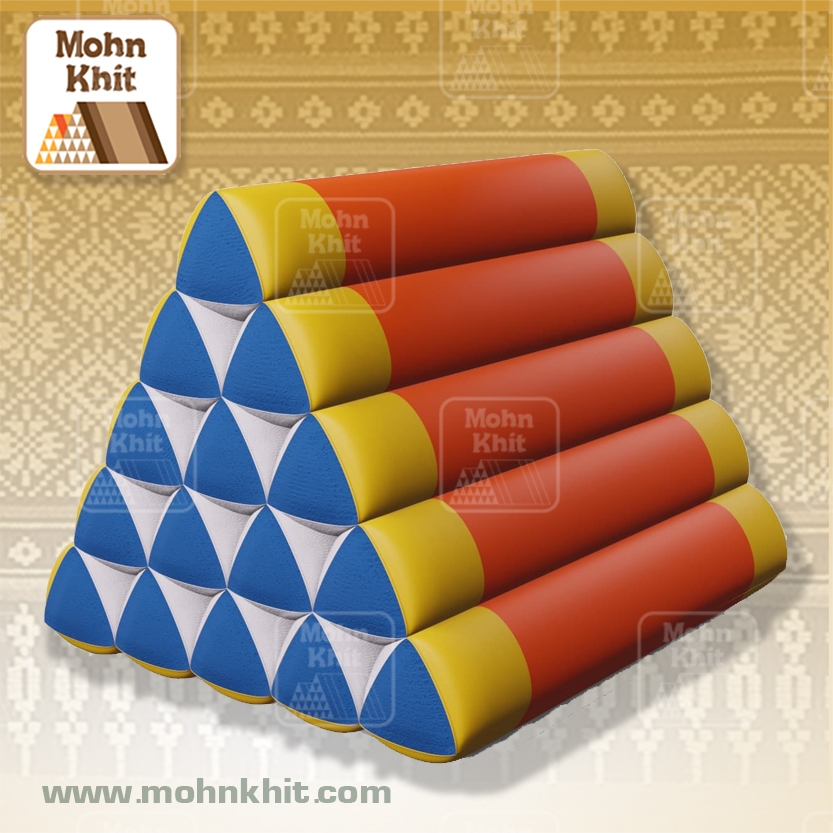หมอนสามเหลี่ยม15ช่องแต่ง4สี ขนาด52cmx36cmx32cm// Thai Tri-angle Cotton Traditional Floor Cushions.