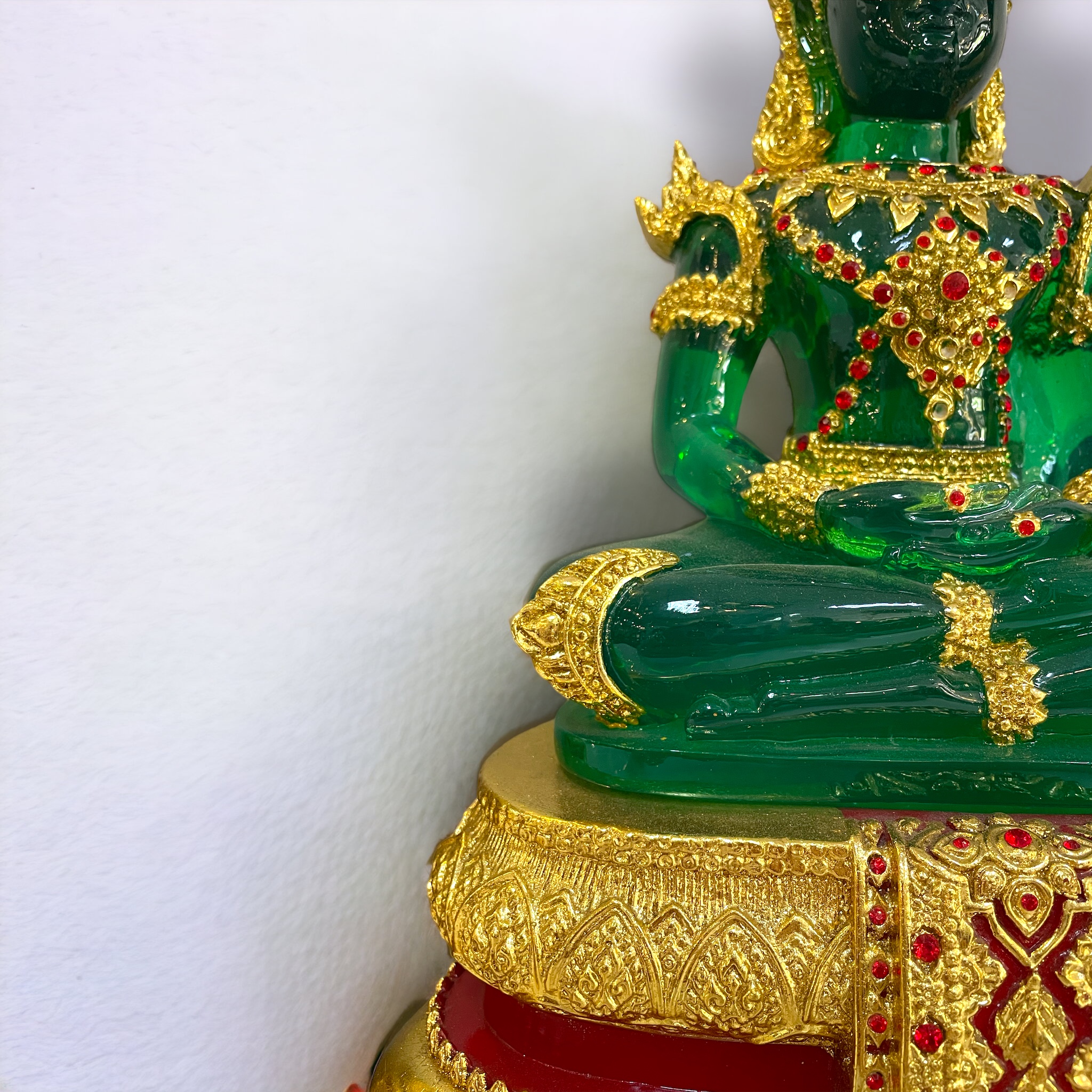 พระแก้วมรกต 9 นิ้ว ฤดูร้อน สีเขียวมรกต