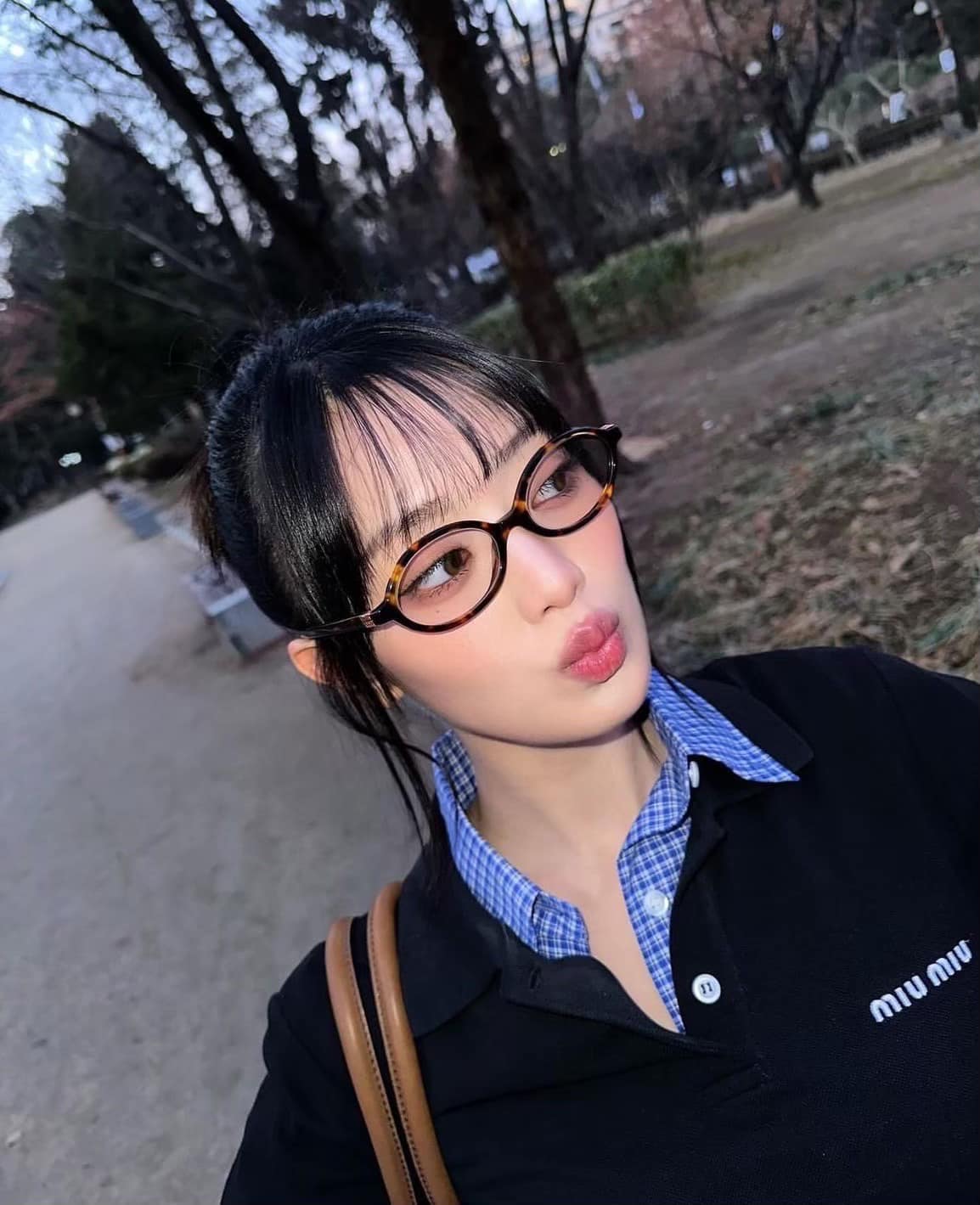 แว่นกันแดดMIUMIU Regard MU04ZS