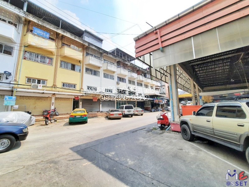 ขายอาคารพาณิชย์ โซนสหพร ศาลายา เชื่อมมหาสวัสดิ์ พุทธมณฑล ใกล้ซอยตั้งสิน แมคโคร ม.มหิดล ศูนย์การแพทย์กาญจนาฯ : ในตลาดใหม่ ศาลายา : 3.5 ชั้น 19 ตารางวา