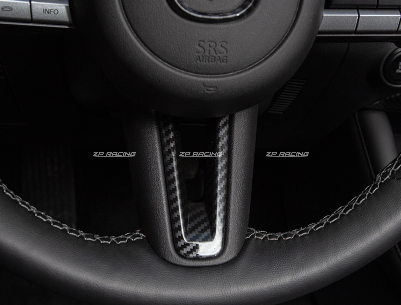 ครอบก้านพวงมาลัยคาร์บอน Mazda 3 '2020