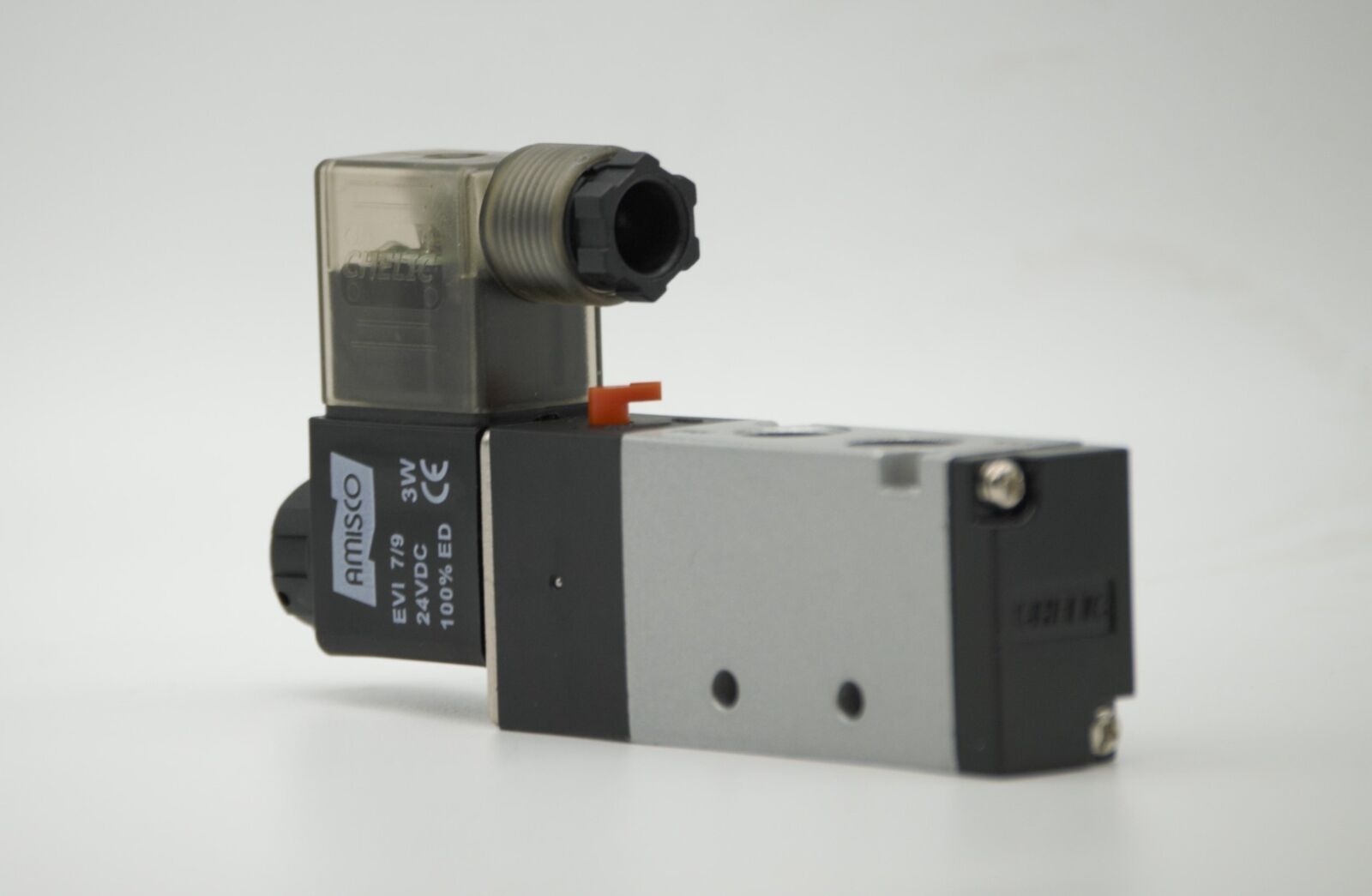 CHELIC SOLENOID VALVE Model:SV-6102 / Coil 24 VDC.