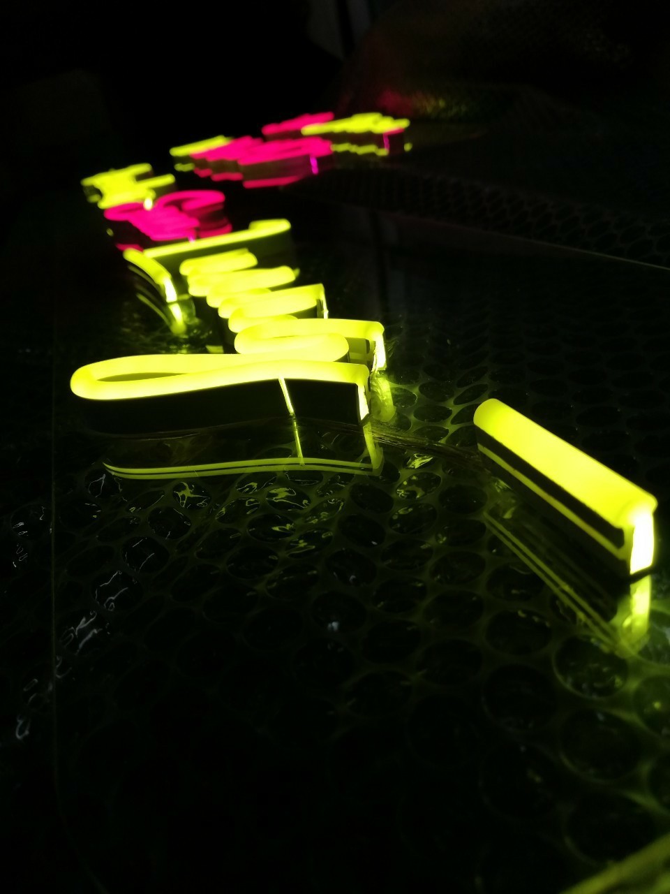 ป้ายไฟนีออน