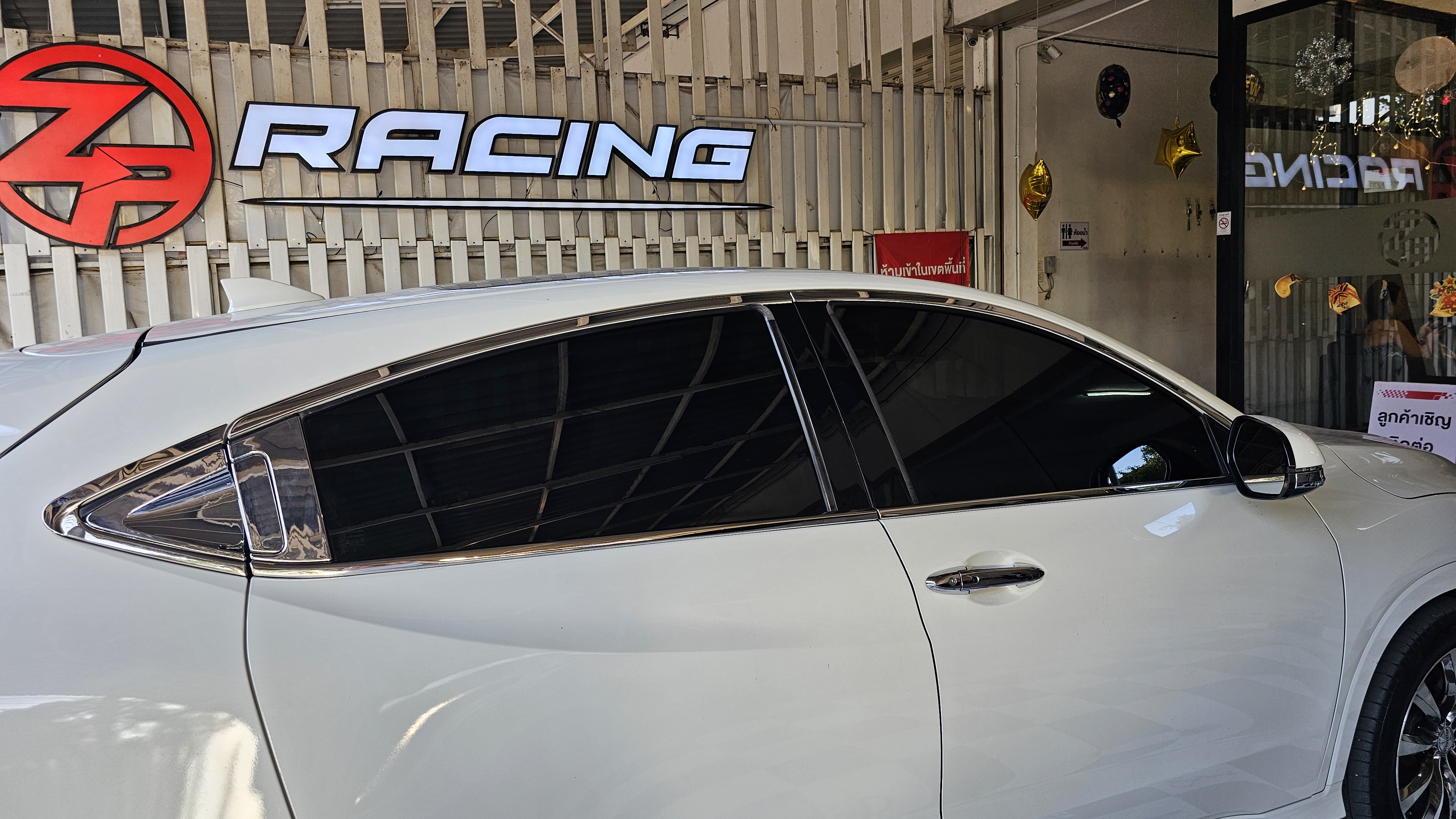 คิ้วกระจก Stainless 10 ชิ้น HR-V 2014-2021