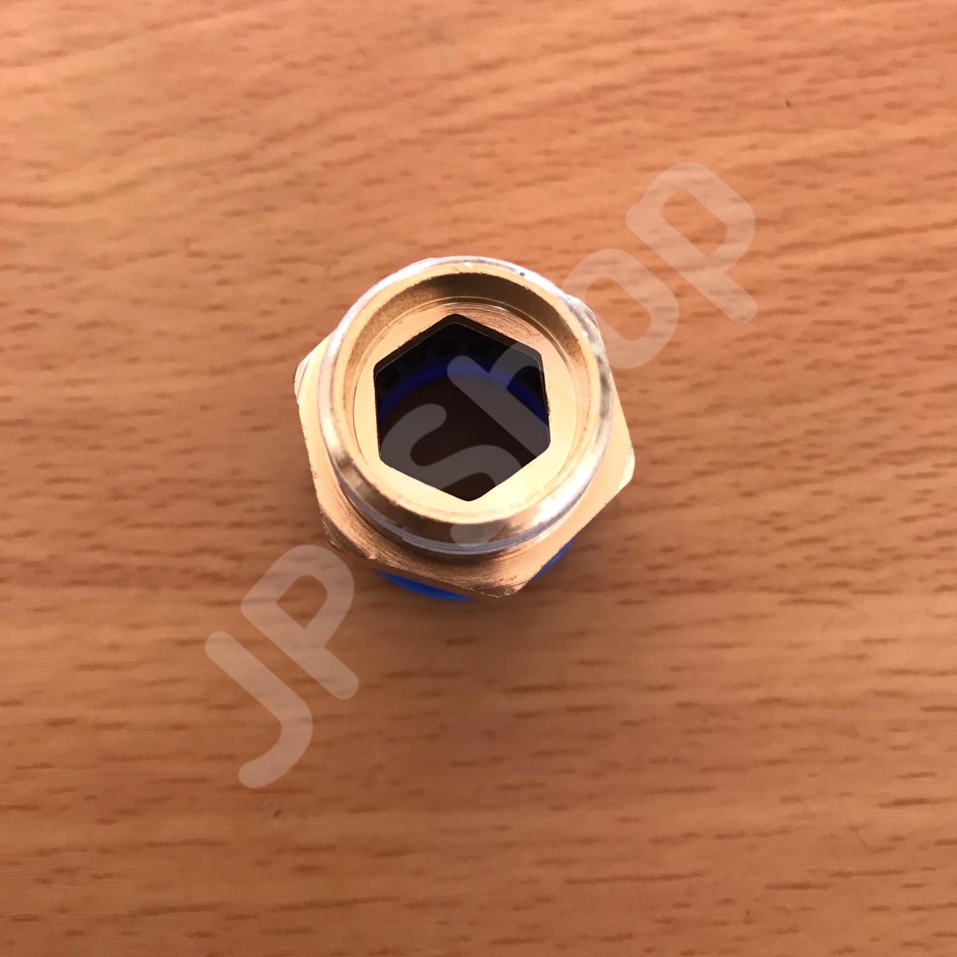 ฟิตติ้งสายลม 16 มม. ข้อต่อ PC-16-04 เกลียว 4 หุน #16041 ราคา 1 ตัว