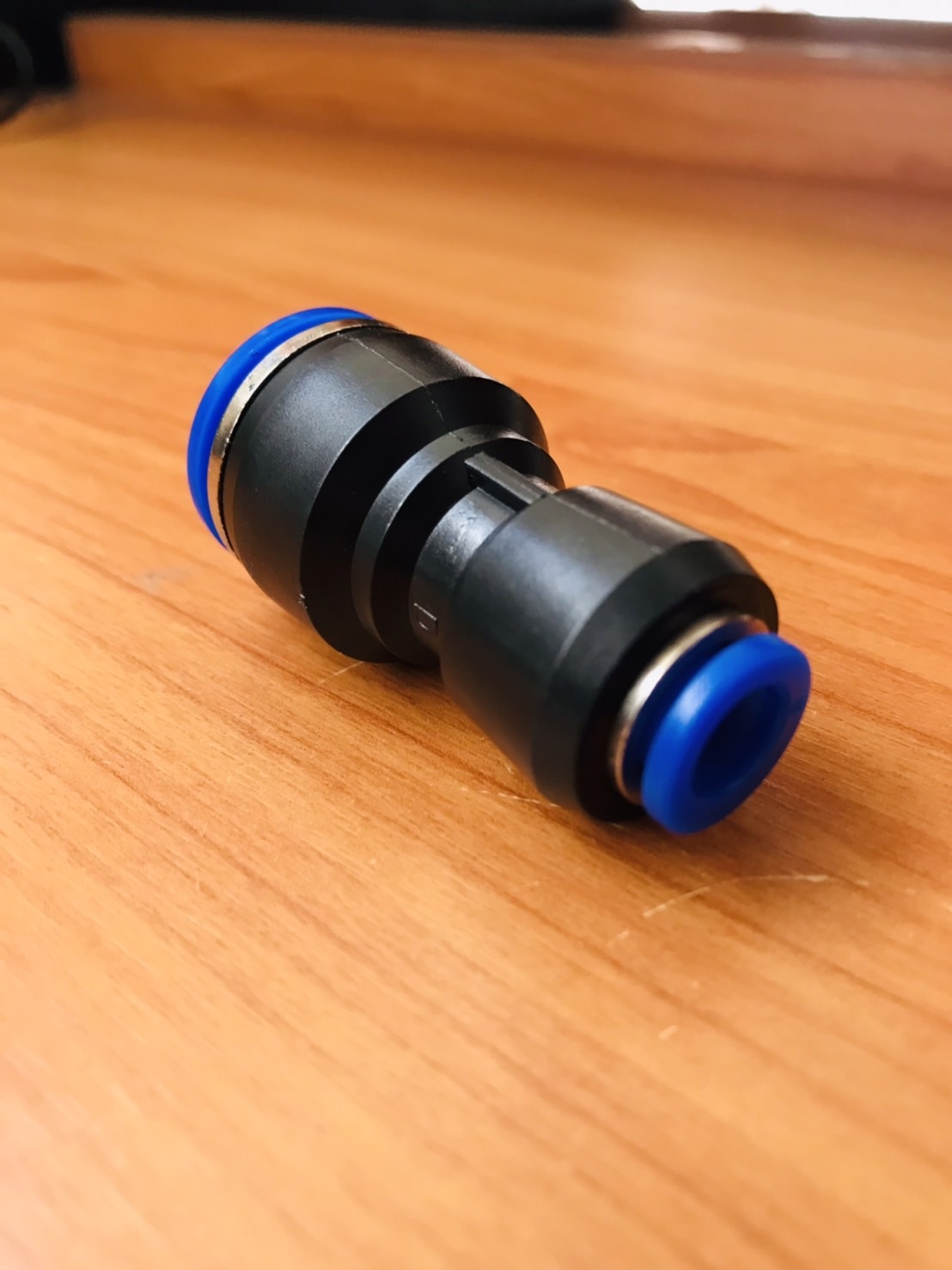 ข้อต่อลมฟิตติ้ง PG 16 - 08 mm. ต่อตรงลด #1608