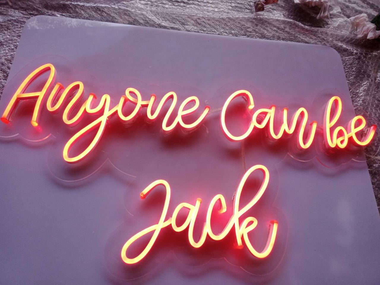 ไฟนีออน เฟค