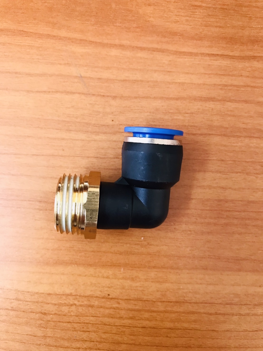 ข้อต่อลมฟิตติ้ง PL12-04 เกลียวนอก 4 หุน สำหรับสายลม 12 มม.#0069160