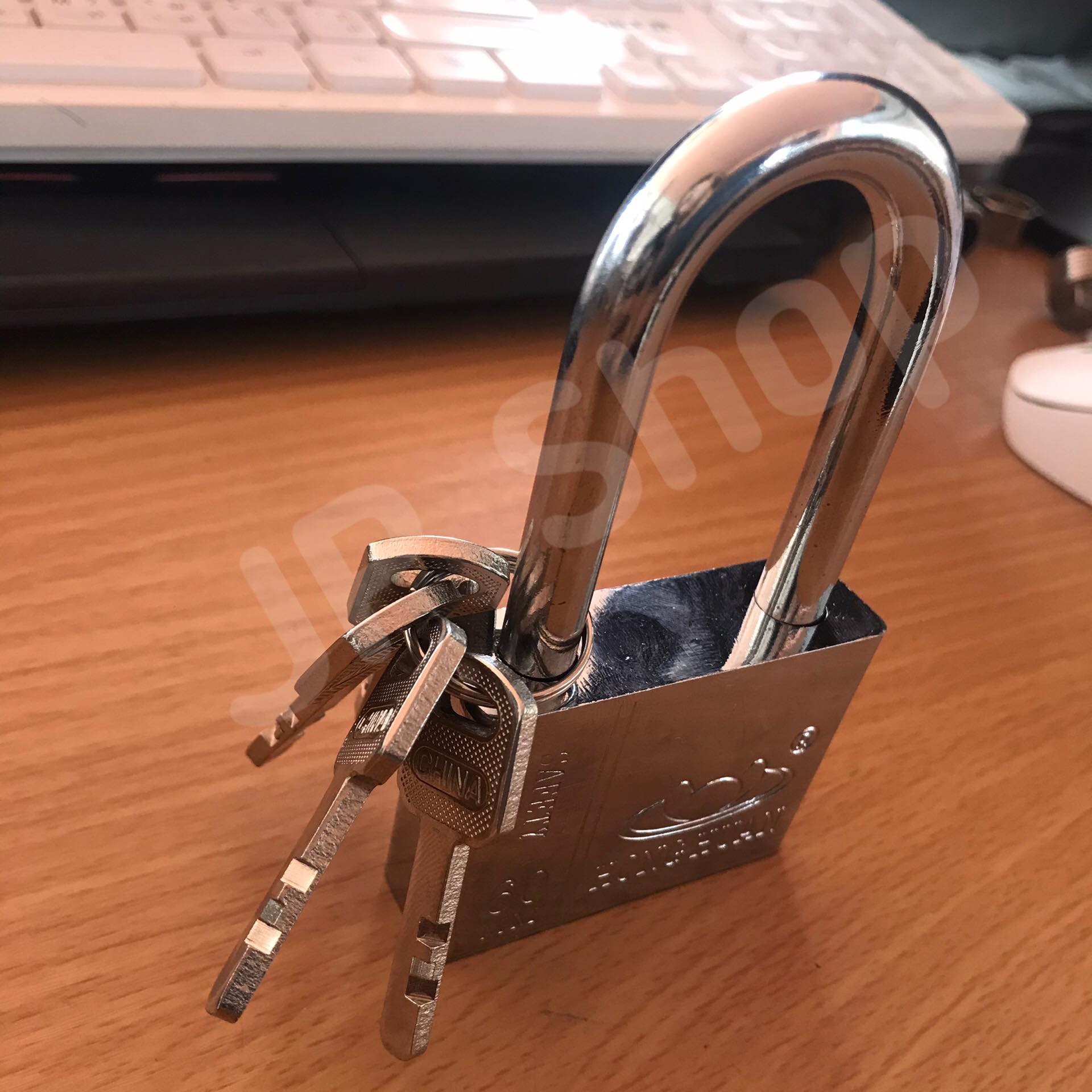 กุญแจล็อคบ้าน ล็อคครัว ล็อคอเนประสงค์ 60 มม. ล็อคแน่นหนา คงทน ราคาถูก สนใจสั่งซื้อได้เลย ห่วงยาว #6971342321167