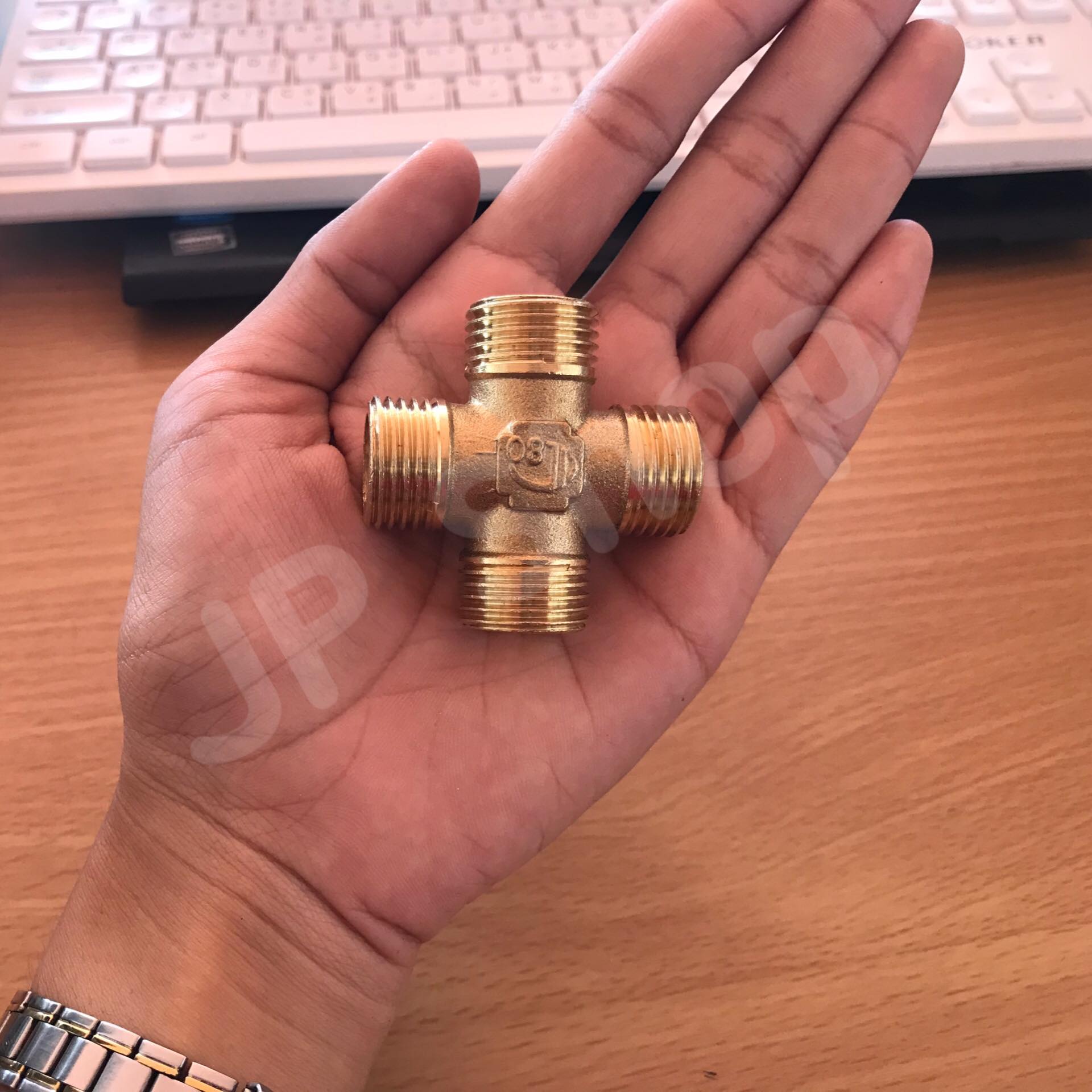 ข้อต่อสี่ทางทองเหลือง เกลียวนอกขนาด 4 หุน ข้อต่อ ทองเหลือง ข้อต่อสี่ทาง ตัดรอบทุกๆชั่วโมง #0654