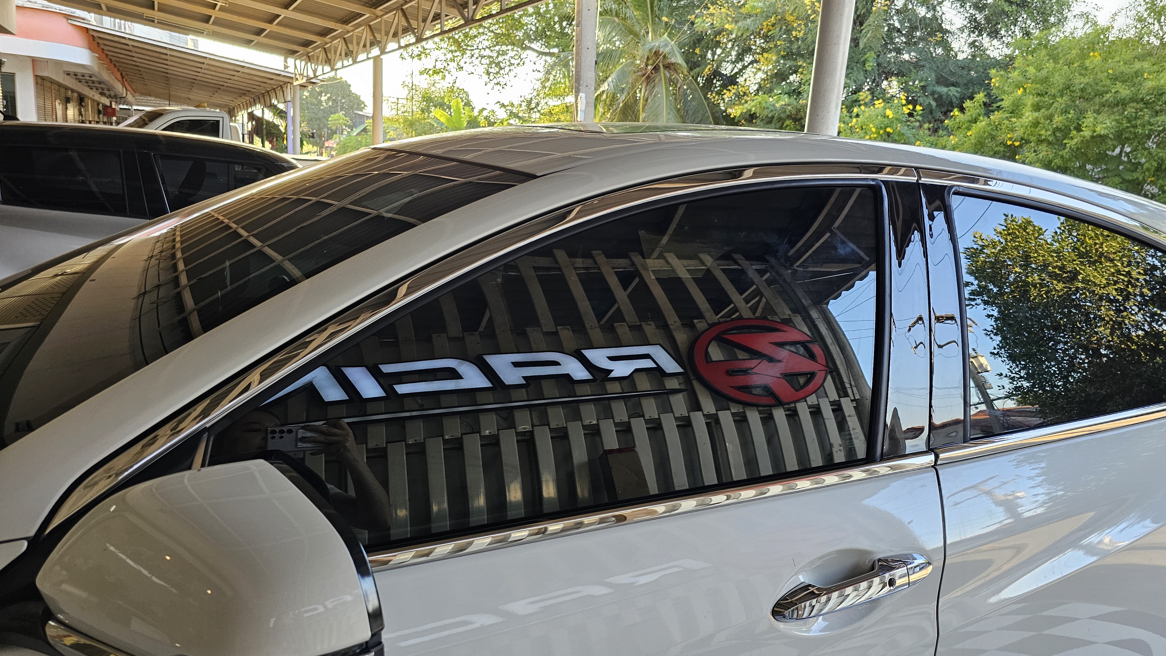 คิ้วกระจก Stainless 10 ชิ้น HR-V 2014-2021