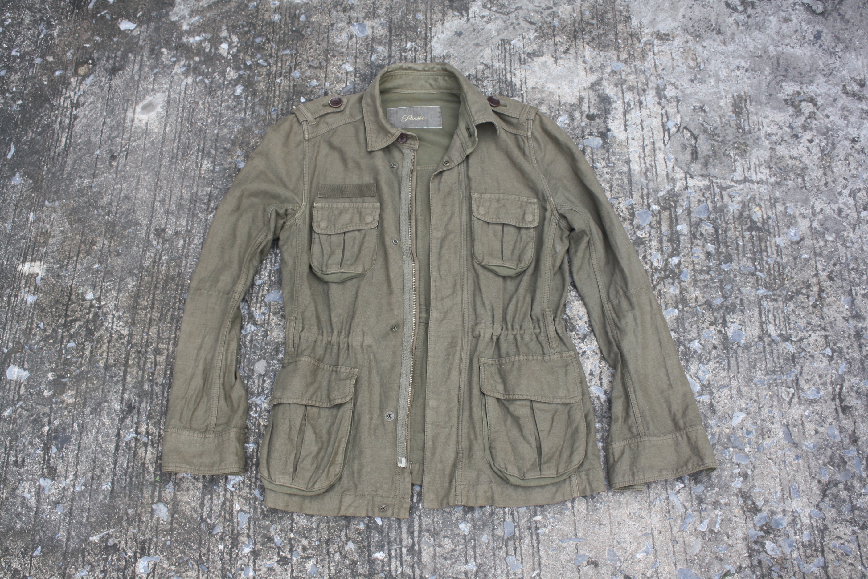 เสื้อแฟชั่นทหาร