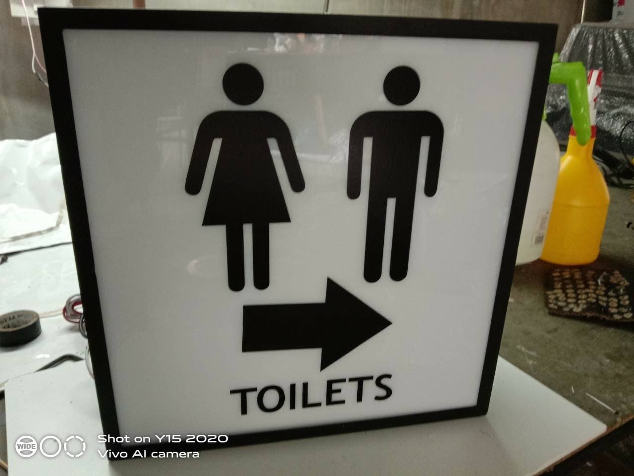 งานป้ายกล่องไฟ ➡️ TOILETS งานป้ายกล่องไฟ ➡️ TOILETS