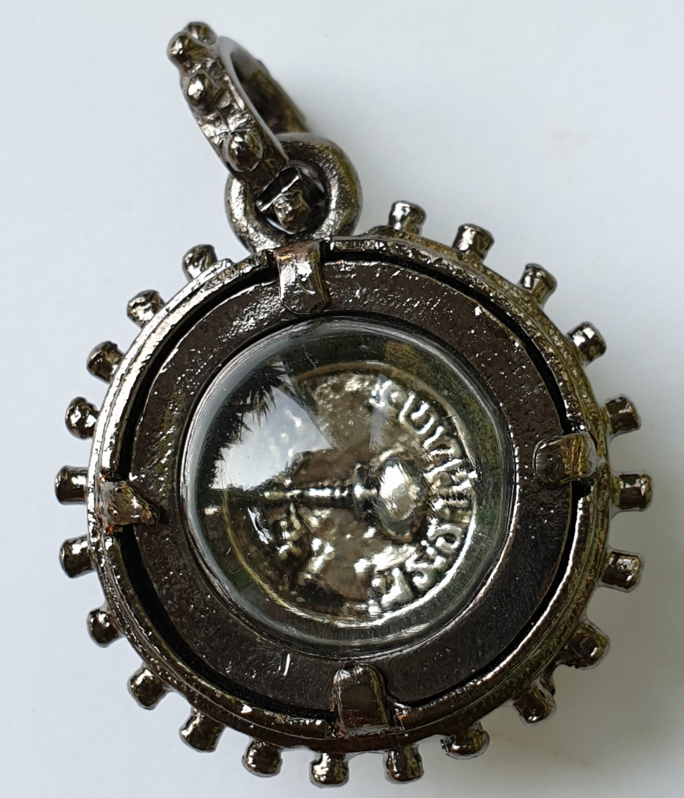 จี้ นะโม สีดำ ทอง เงิน นาค กรอบกันน้ำใส่อาบน้ำได้เลยไม่ลอกไม่ดำ พุทธคุณครอบจักรวาล เมตตามหานิยม มีโชคลาภ 1ชิ้น