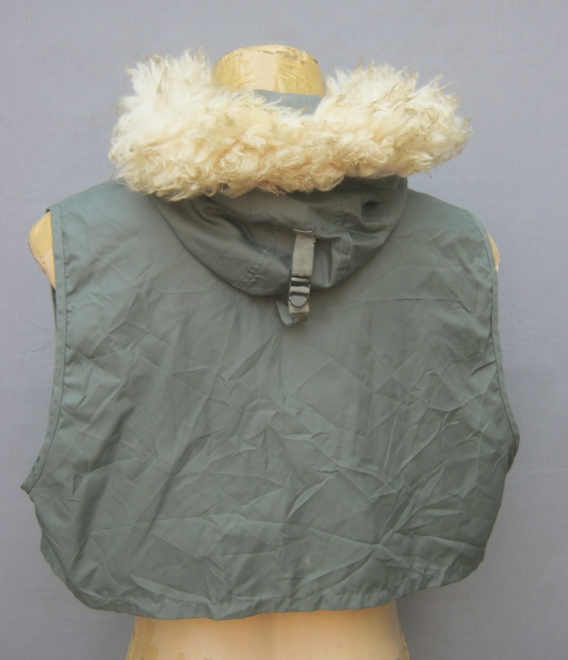 ฮูดเสื้อนักบิน เพิ่มเติม