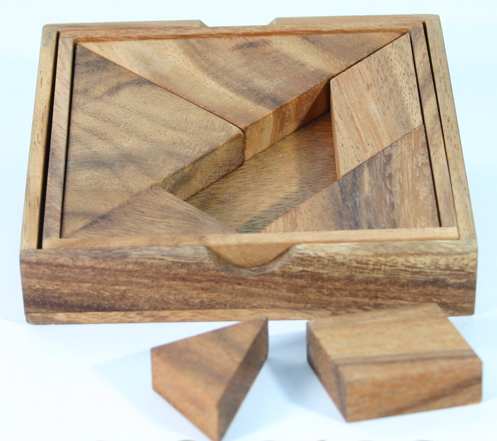 แทนแกรมไม้จามจุรี Tangram