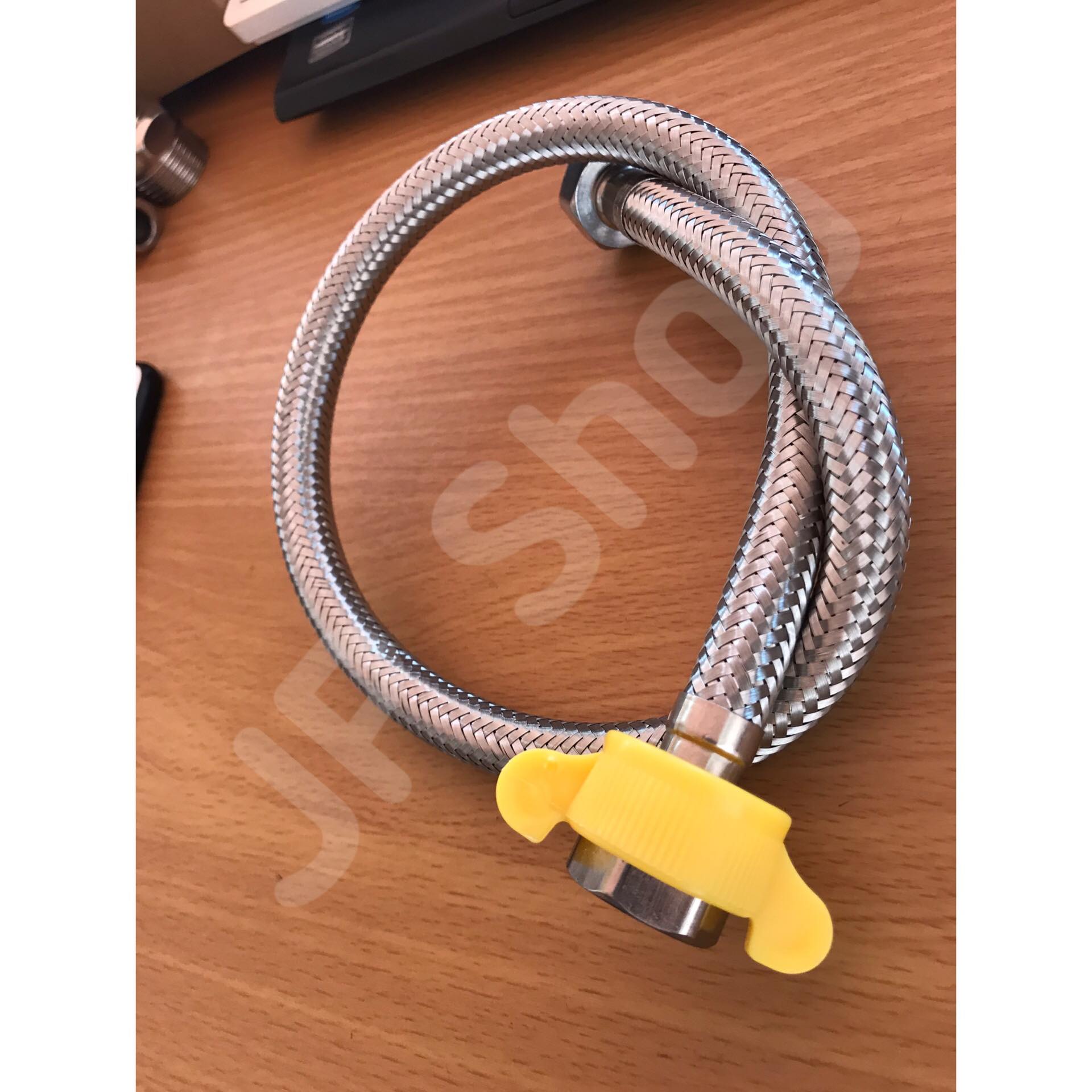 สายน้ำดี ความยาวขนาด 60 ซม. หัวสายสแตนเลส304 เกลียวใน4หุน(1/2") สำหรับต่อน้ำใช้ทั่วไป ห้องน้ำ ห้องครัว #6001