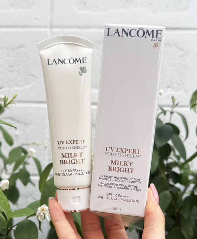 กันแดดเนื้อน้ำนม Lancome UV Expert Youth Shield Milky Bright Multi-Protection Ultime SPF 50 PA++++ 50ml.