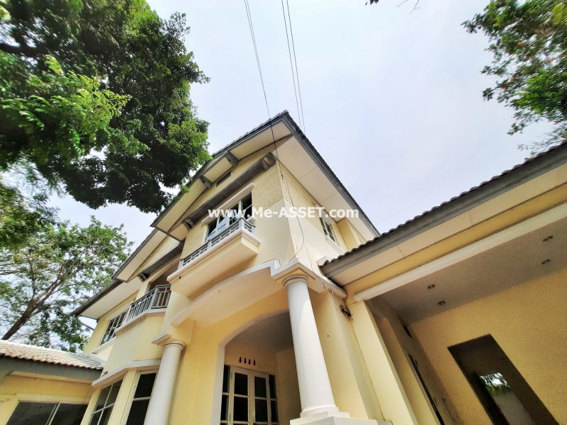 ขายบ้านเดี่ยว ม.นันทวัน (วงแหวน-รัตนาธิเบศร์) ถ.ตลิ่งชัน-สุพรรณบุรี ต.เสาธงหิน อ.บางใหญ่ นนทบุรี ต้นโครงการ ตรงข้ามสวนสาธารณะ / พื้นที่ 2 ชั้น 151 ตารางวา