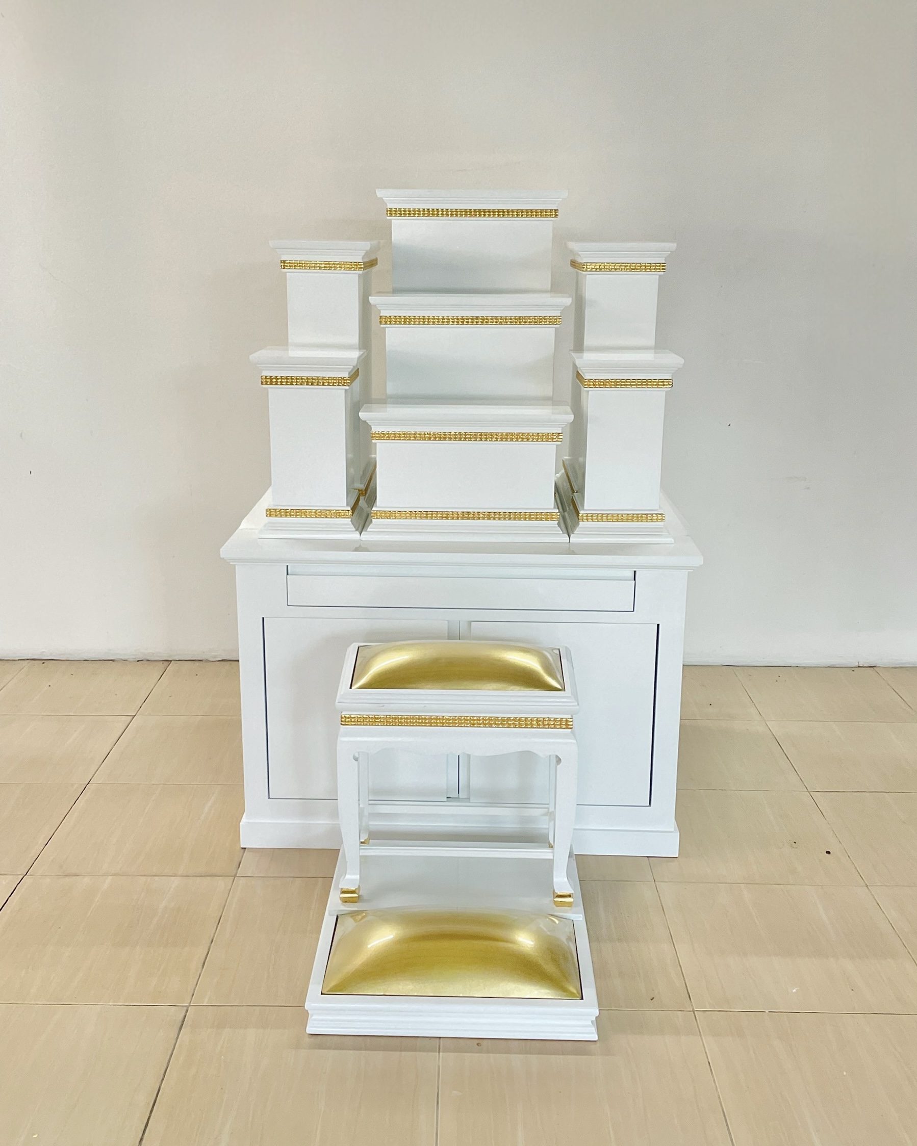 ตู้พระแบบสูงพร้อมแท่นโมเดิร์น หมู่ 7 หน้า 8 พิกุลขาว