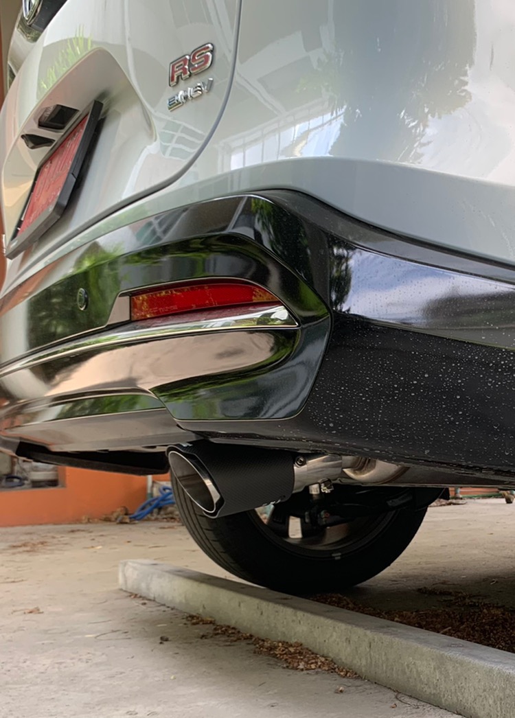 ปลายท่อ ปลอกท่อไอเสีย HR-V e:HEV คาร์บอนแท้ AKAPROVIC