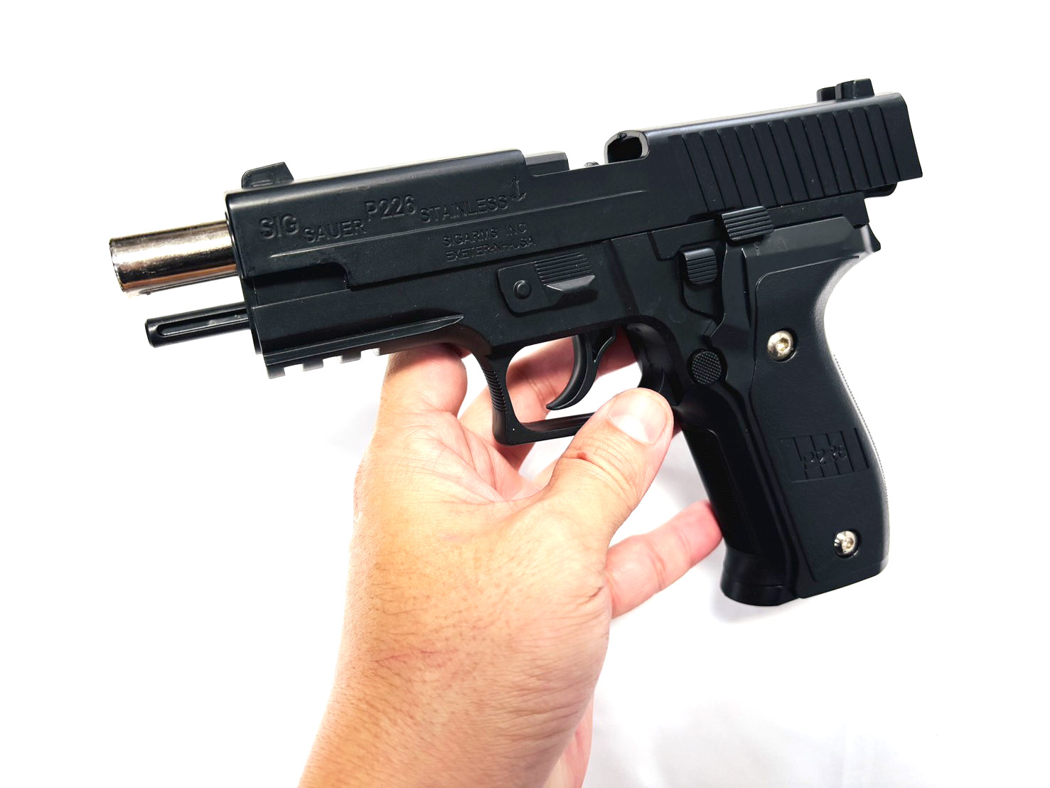 ปืนอัดลมสั้น รุ่น P226 ระบบชักยิงทีละนัด