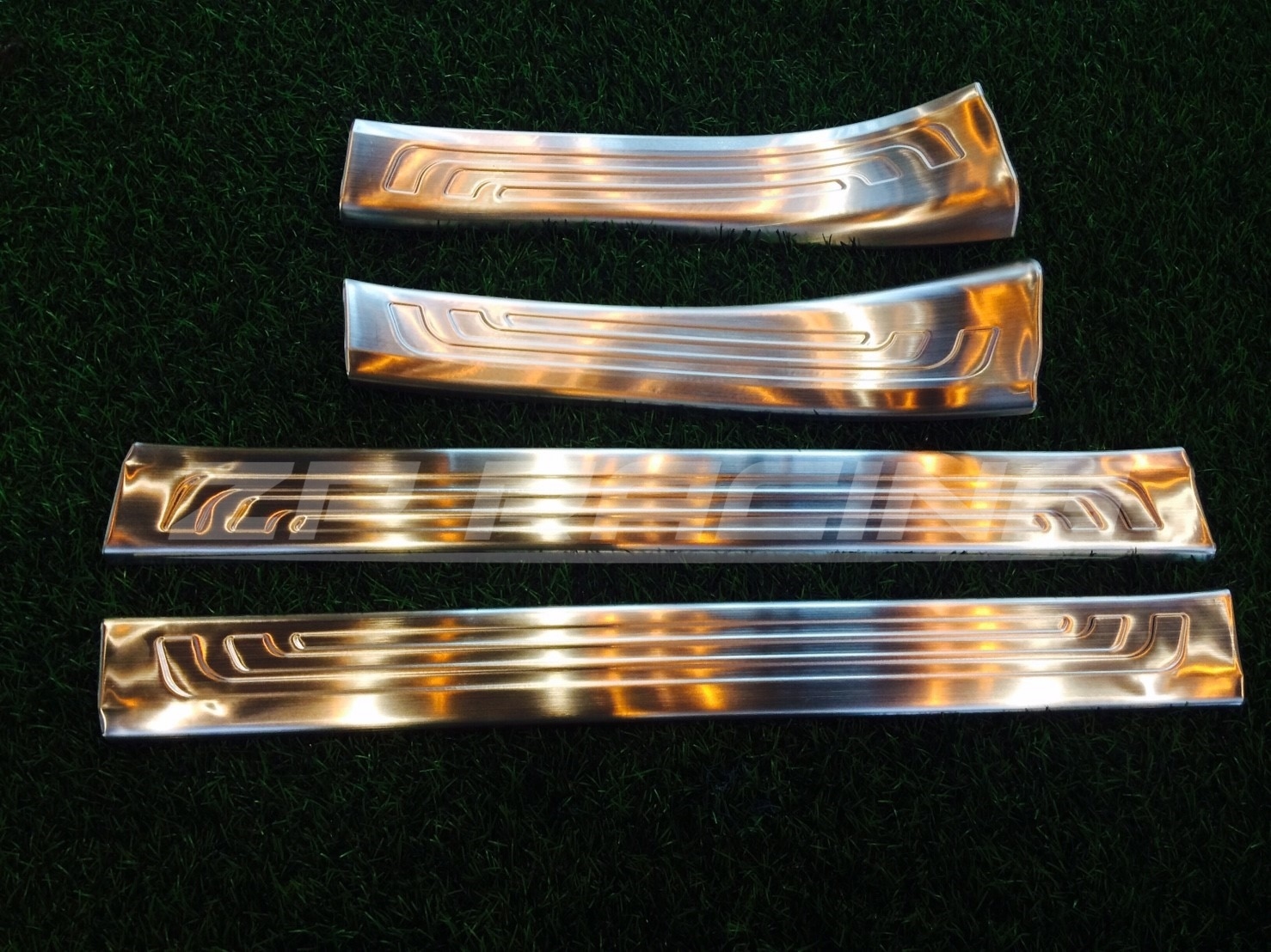 คิ้วบันไดด้านใน CR-V (V.1) สำหรับรถ 5 ที่นั่ง