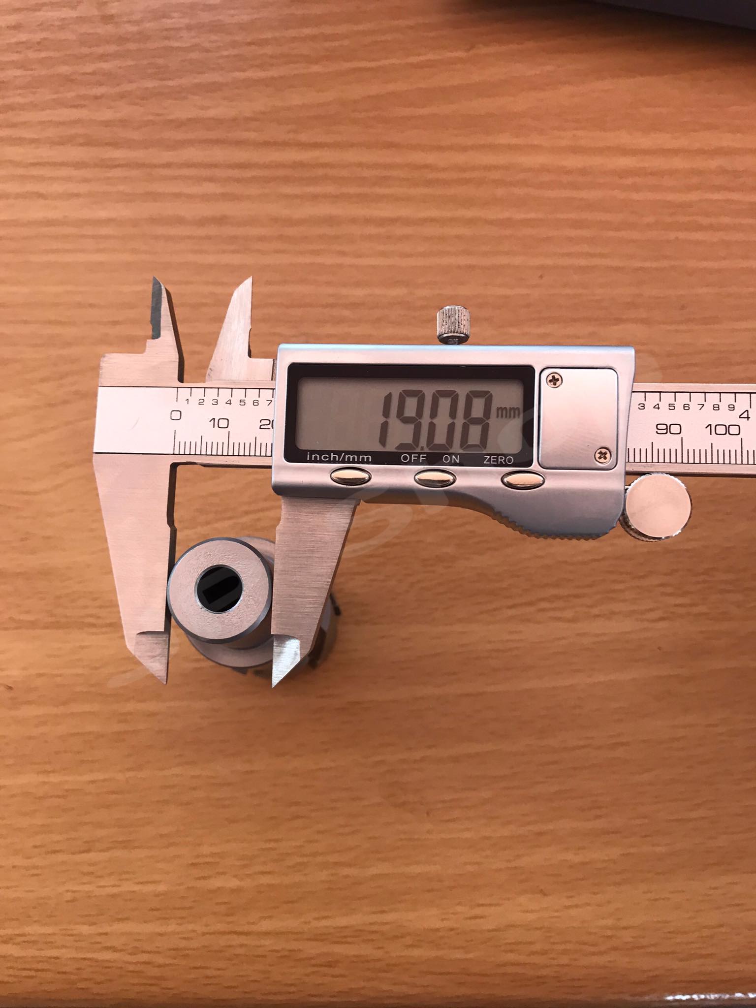 ดอกสว่านเจ็ทบอส แบบโฮลซอว์คาร์ไบสำหรับเจาะเหล็กหนา ด้วยสว่านแม่เหล็กไฟฟ้า ขนาด31*35 มม. #3135