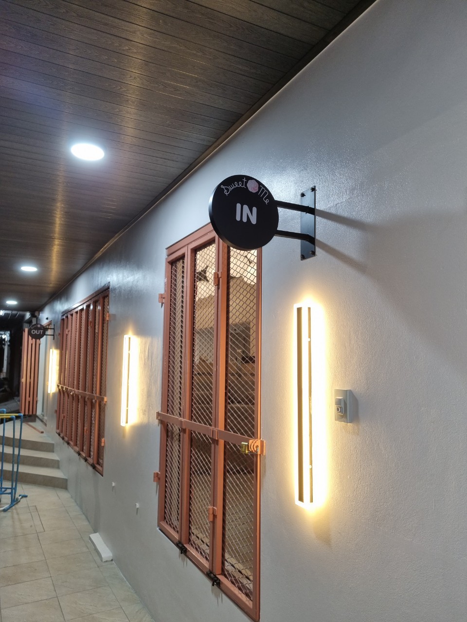 ป้ายร้าน Sweet Me ''สวีทมี''