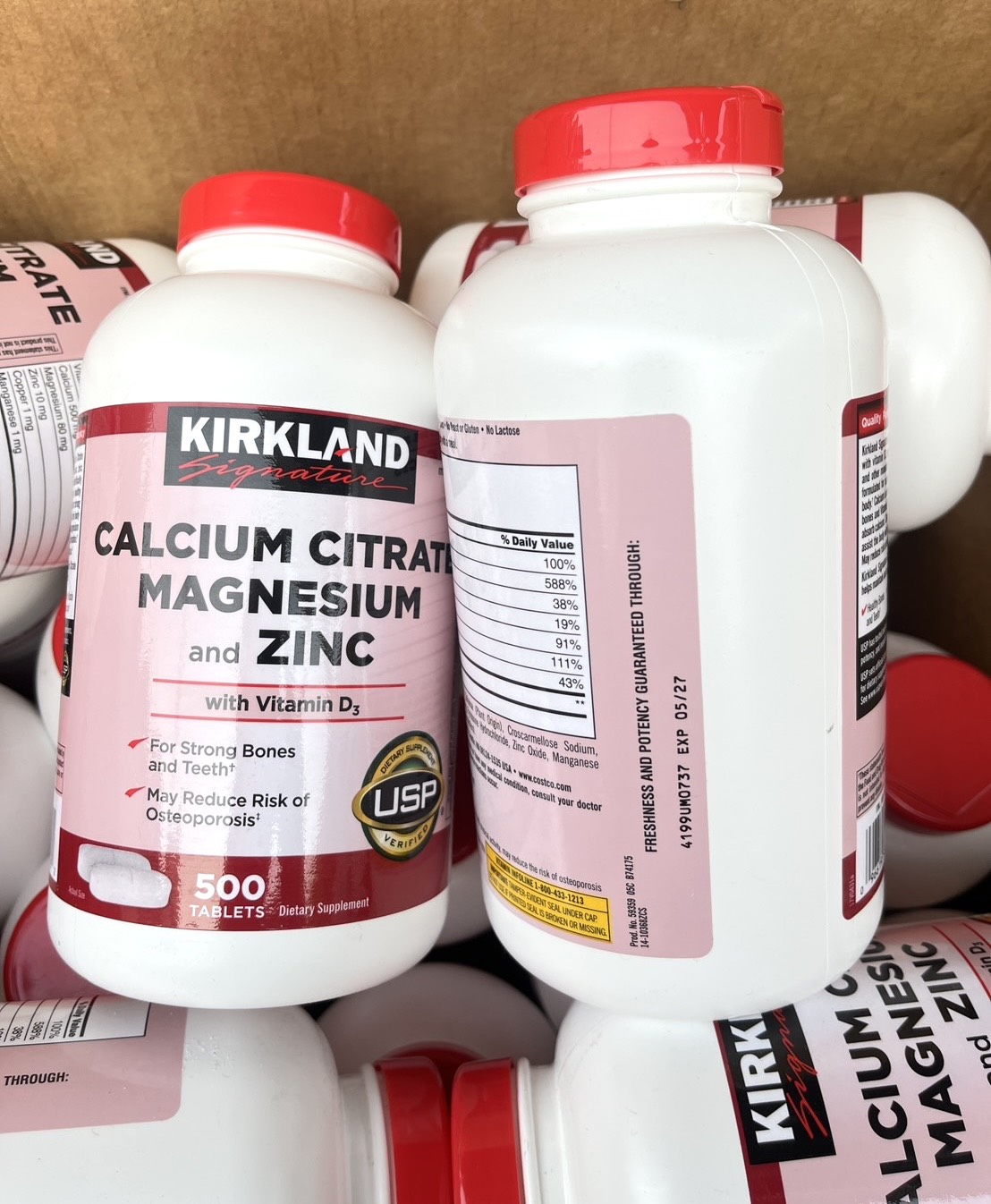 (1กระปุก) Kirkland Signature Calcium Citrate Magnesium and Zinc (500 Tablets) อาหารเสริมแคลเซียม ซีเตรท สร้างกระดูกและฟันแข็งแรง