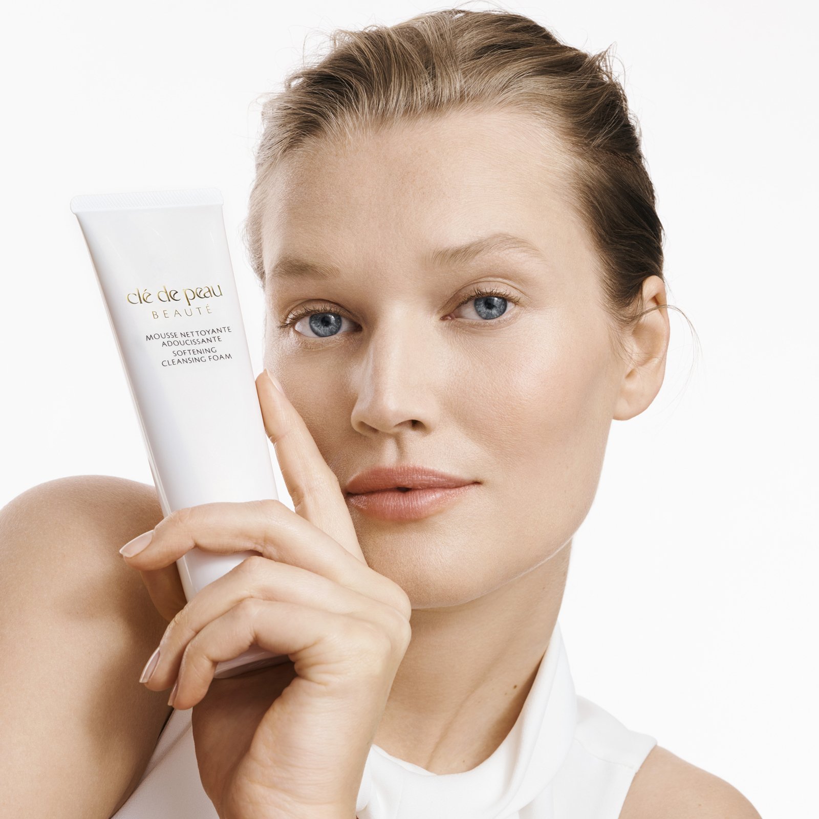 โฟม Cle De Peau Beaute Clarifying Cleansing Foam 125ml. ของแท้ (1กล่อง)