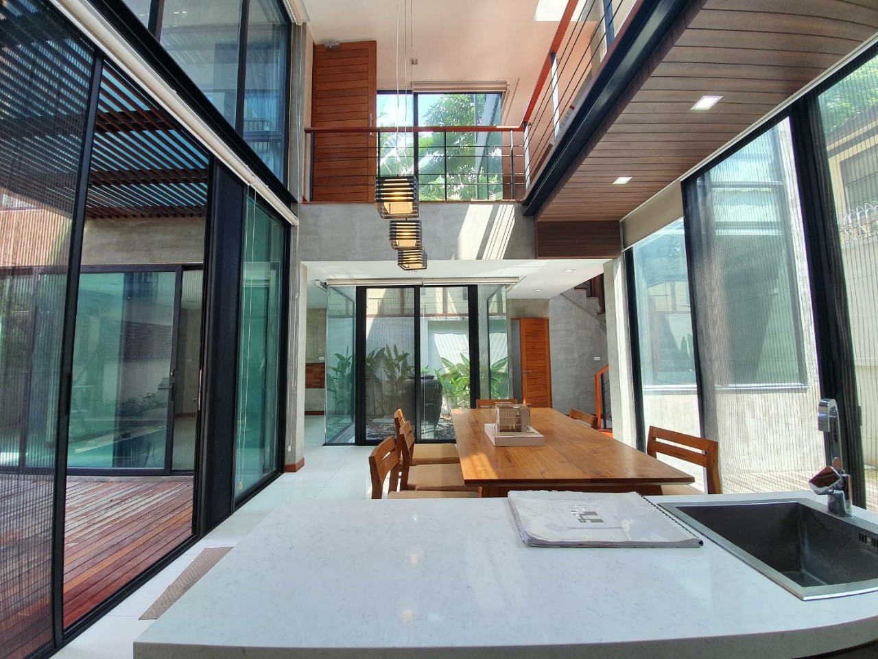 ขายบ้านเดี่ยว 3 ชั้น สไตล์ Tropical Loft ซ.พหลโยธิน 8 (ซ.สายลม) 4 นอน 5 น้ำ สามเสนใน พญาไท