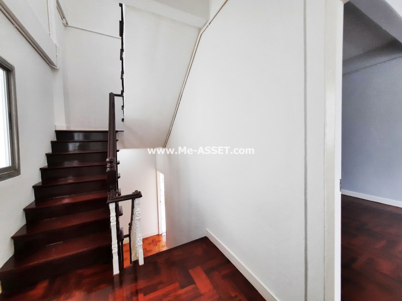 ขายและเช่า ทาวน์โฮมใกล้รถไฟฟ้า ย่าน สุทธิสาร ห้วยขวาง ประชาราษฎร์บำเพ็ญ : ถ.สุทธิสาร ซ.อุดมเกียรติ : 3 ชั้น 25.5 ตารางวา