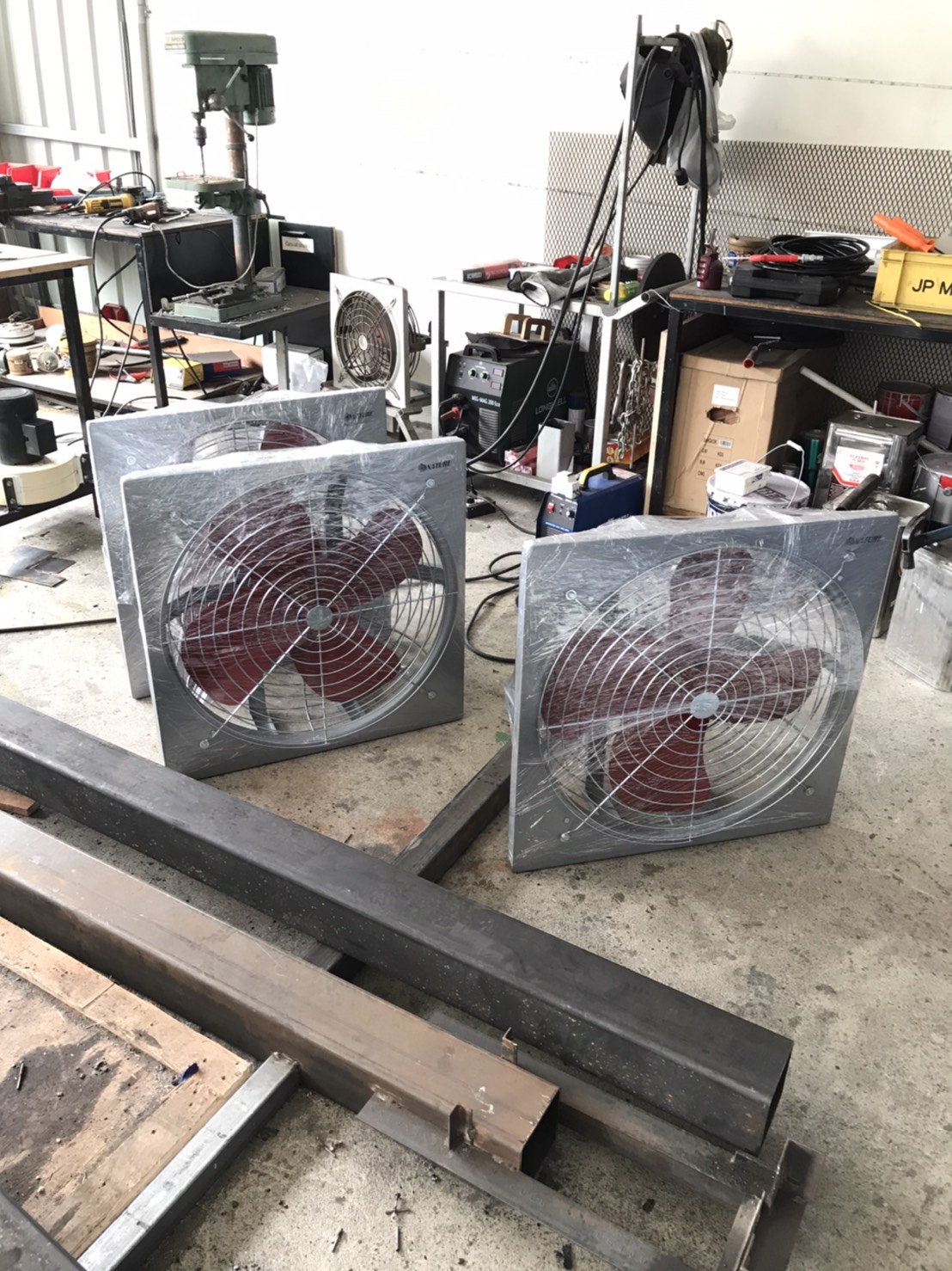 พัดลมอุตสาหกรรม Nature, ตะแกรงหน้าหลัง IF-18 18 นิ้ว