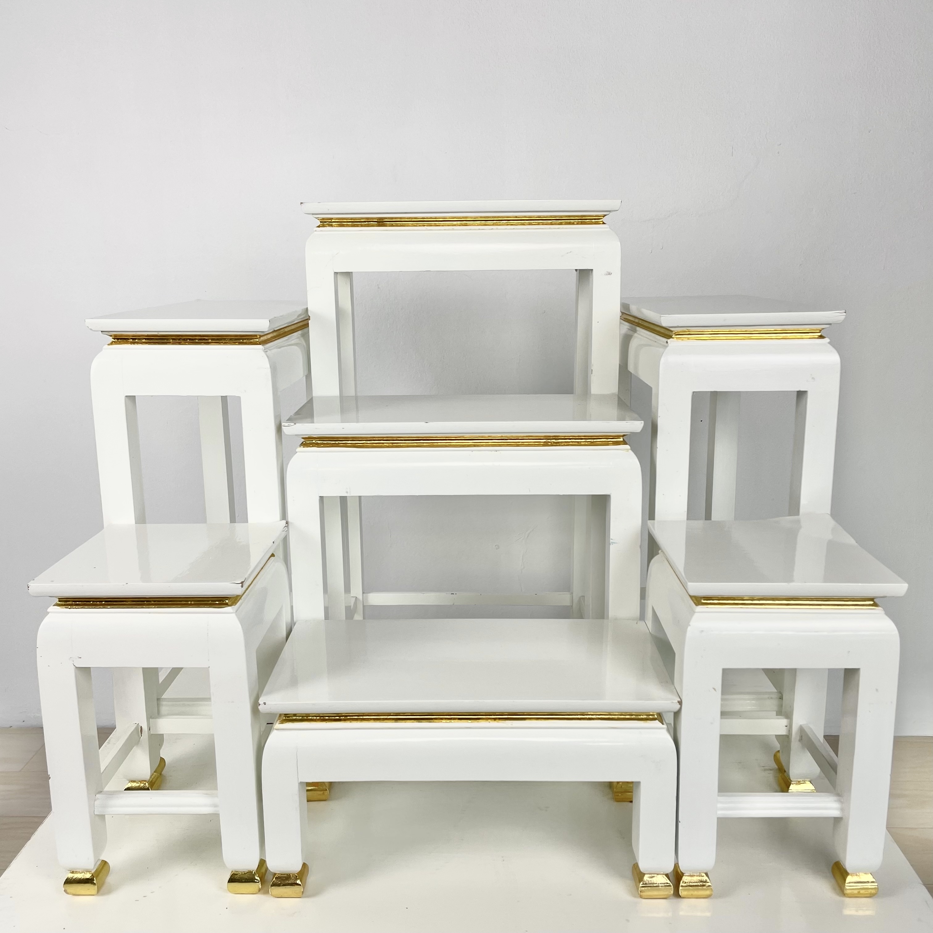 โต๊ะหมู่ 7 หน้า 6 สีขาว ปิดทอง ขาตุ่ม