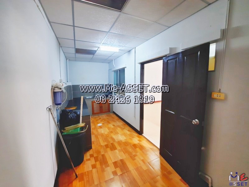 ขายทาวน์เฮ้าส์รีโนเวทใหม่ โซนเพลินเพชร กระทุ่มล้ม เชื่อมเพชรเกษม พุทธมณฑล ใกล้ บ.เทพผดุงพรมะพร้าว นิคมอุตสาหกรรมกระทุ่มล้ม ตลาดเสรี รร.เอกดรุณ : มบ.พฤกษาวิลล์ 10 : 2 ชั้น 16.2 ตร.วา