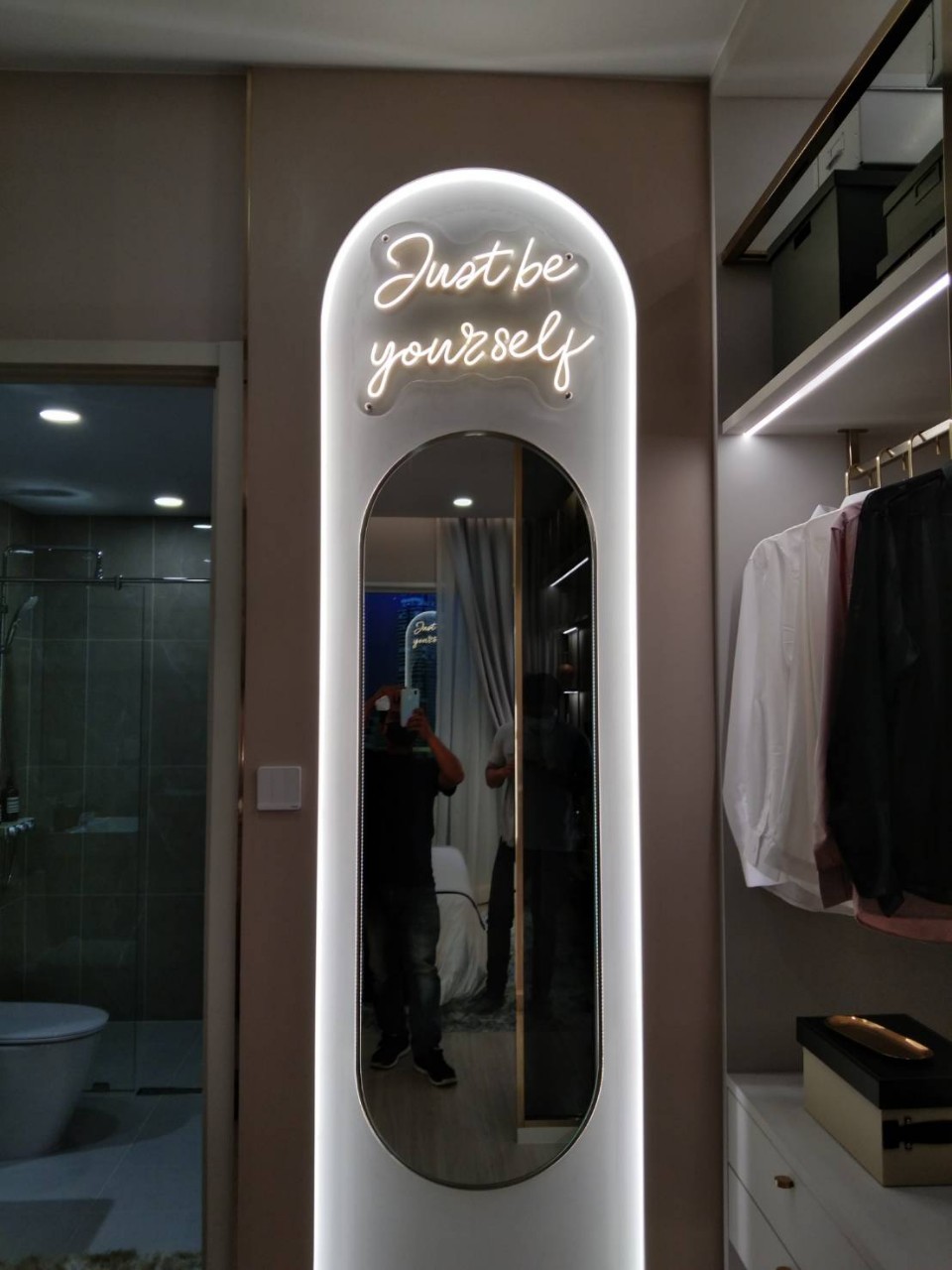 ป้ายไฟนีออน