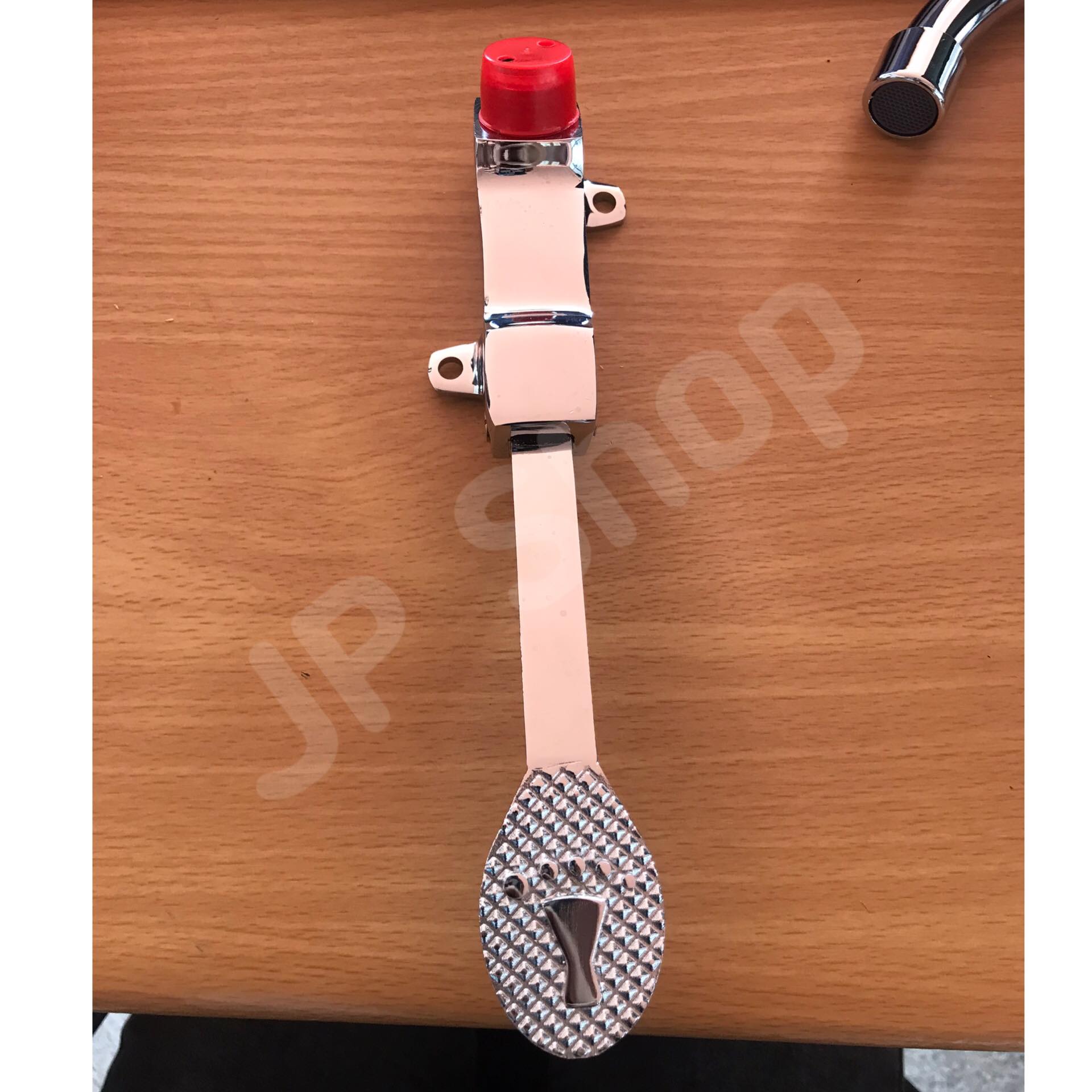 ก๊อกน้ำแบบเท้าเหยียบวาวล์คันเหยียบทองเหลือง ก๊อกน้ำเท้ากดไม่ใช้มือสัมผัส ทนทน ได้มาตรฐาน ก๊อกน้ำแนวตั้ง