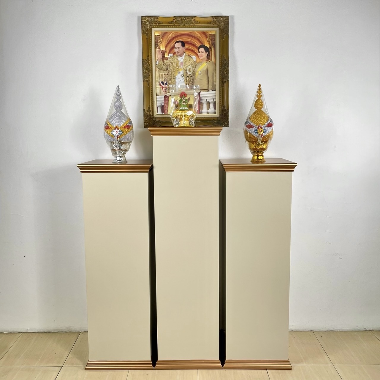 แท่นถวายพระพร สีครีมท็อปพิงก์โกลด์