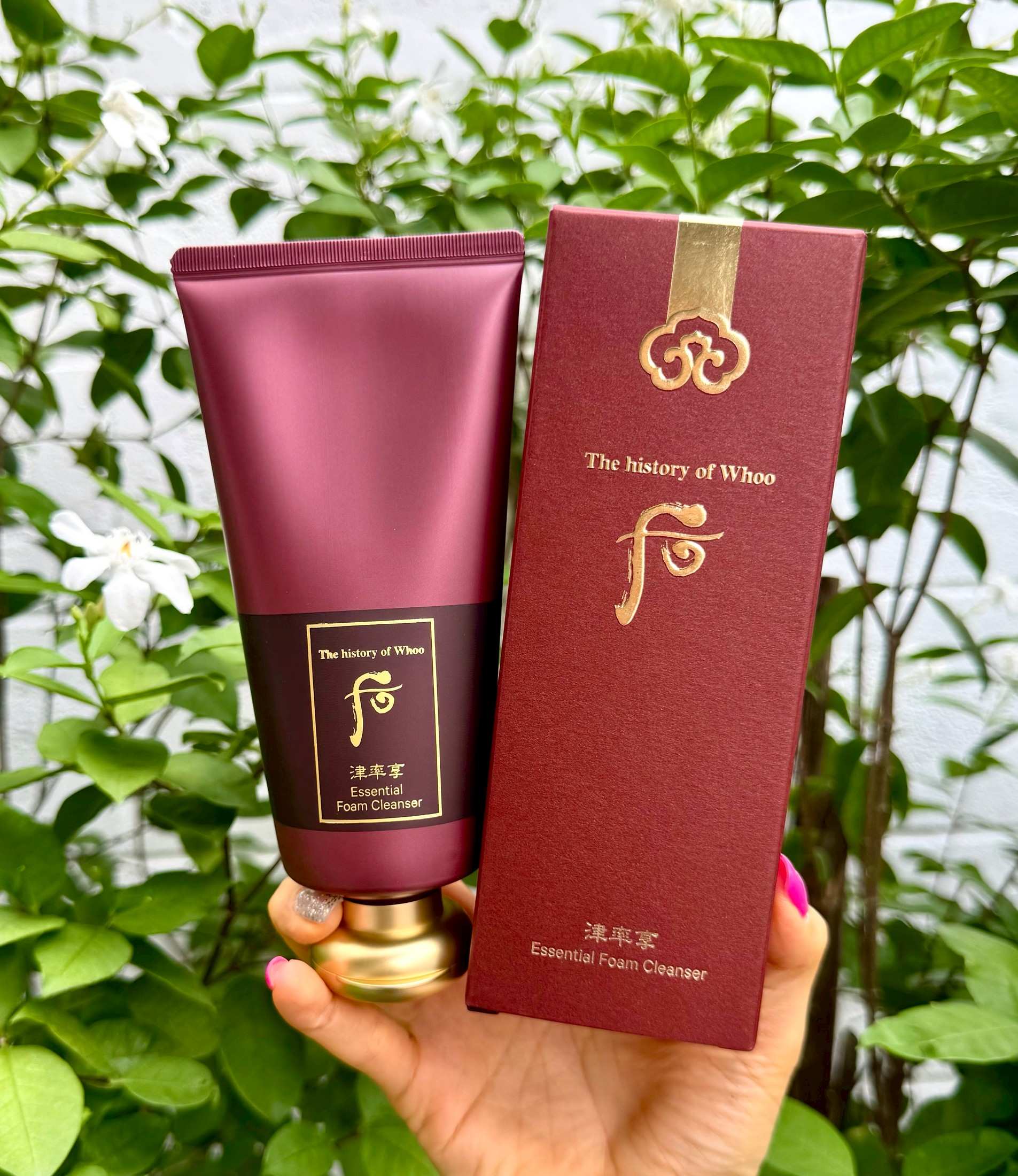 The History Of Whoo Essential Foam Cleanser 180ml. โฟมล้างหน้าเนื้อเจลสูตรอ่อนโยน