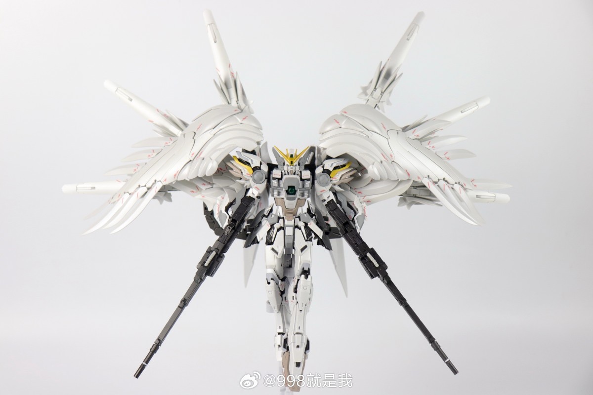 Pre-Order MG 1/100 (8827) Wing Show White Prelude [Daban] + Alloy Frame