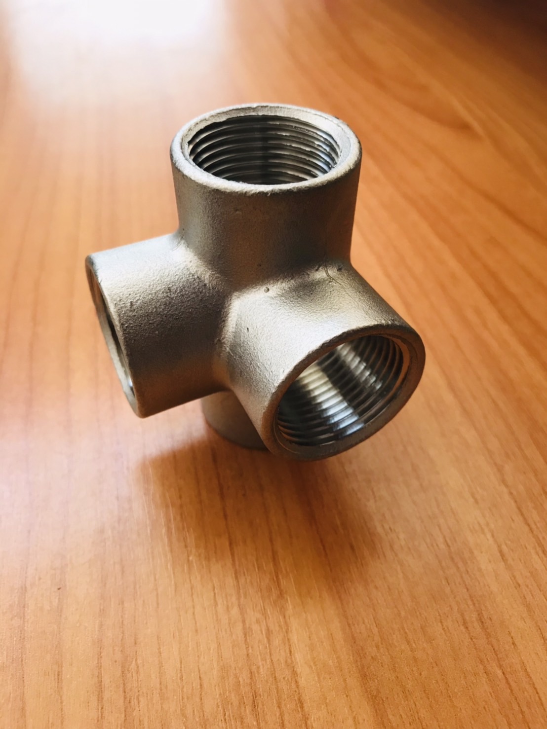 ข้อต่อสี่ทางเกลียวใน สแตนเลส 304 ขนาด 3/4 นิ้ว #17536