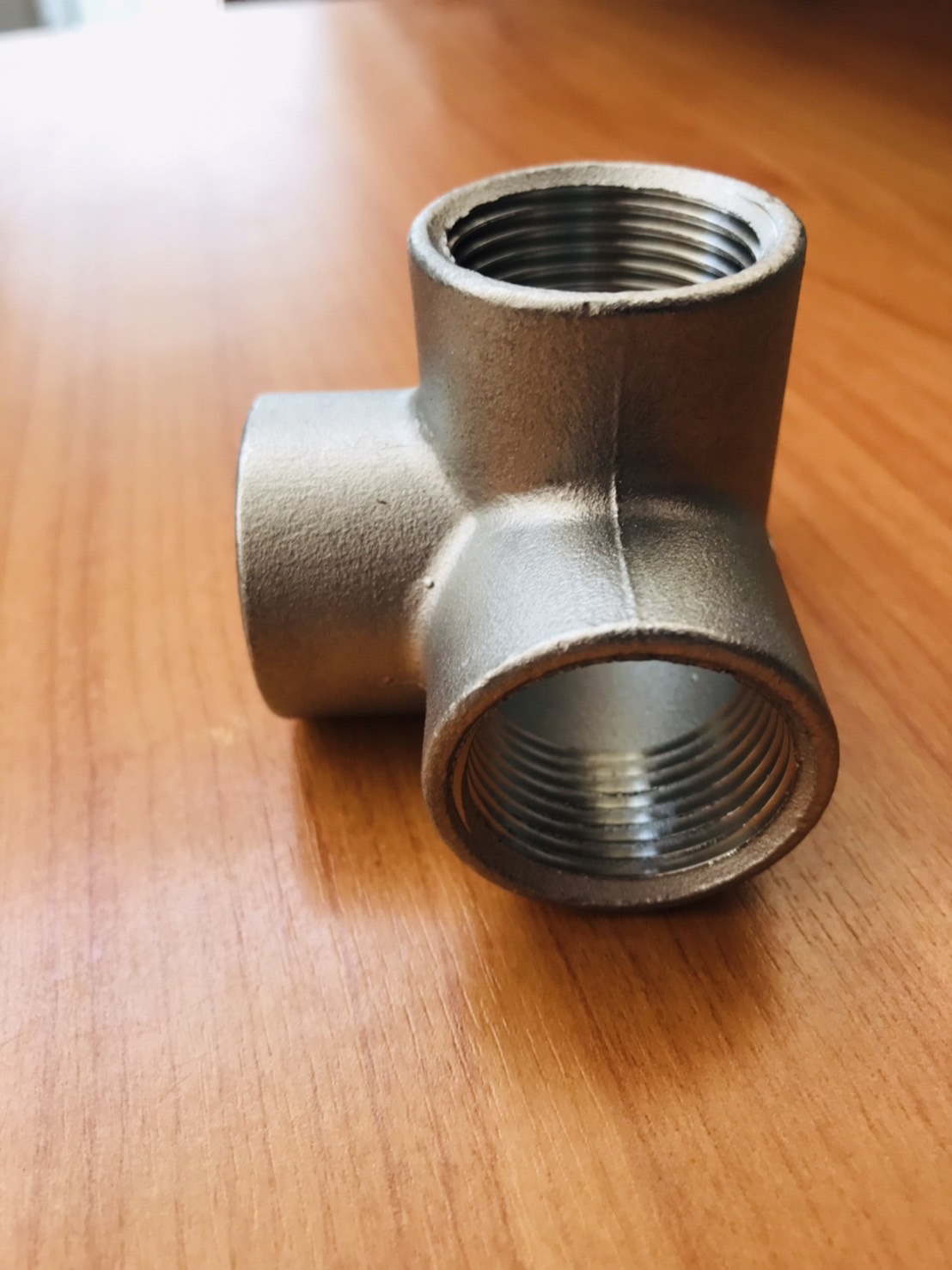 ข้อต่อสี่ทางเกลียวใน สแตนเลส 304 ขนาด 3/4 นิ้ว #17536