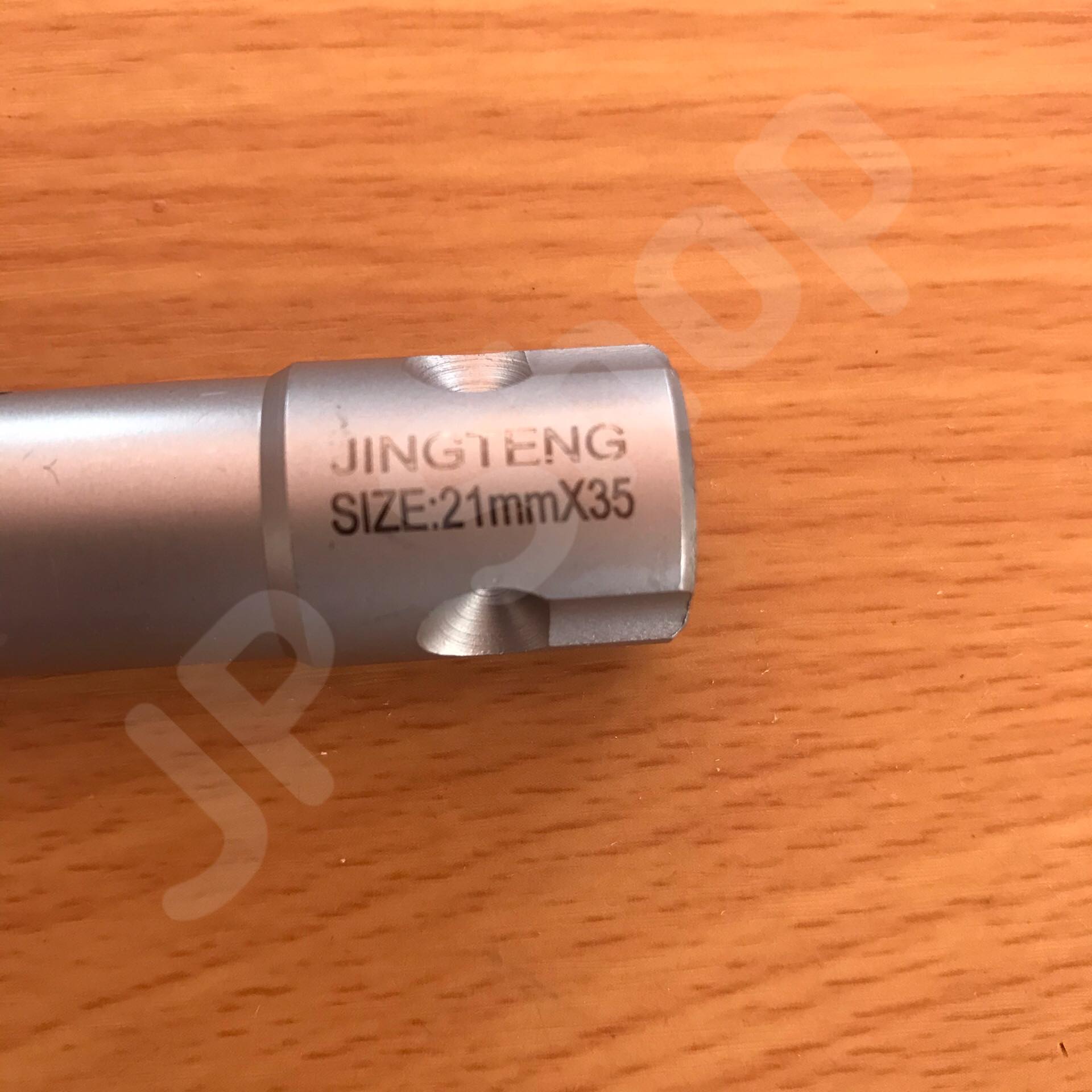 ดอกสว่านเจ็ทบอส แบบโฮลซอว์คาร์ไบสำหรับเจาะเหล็กหนา ด้วยสว่านแม่เหล็กไฟฟ้า ขนาด21*35 มม. #2135