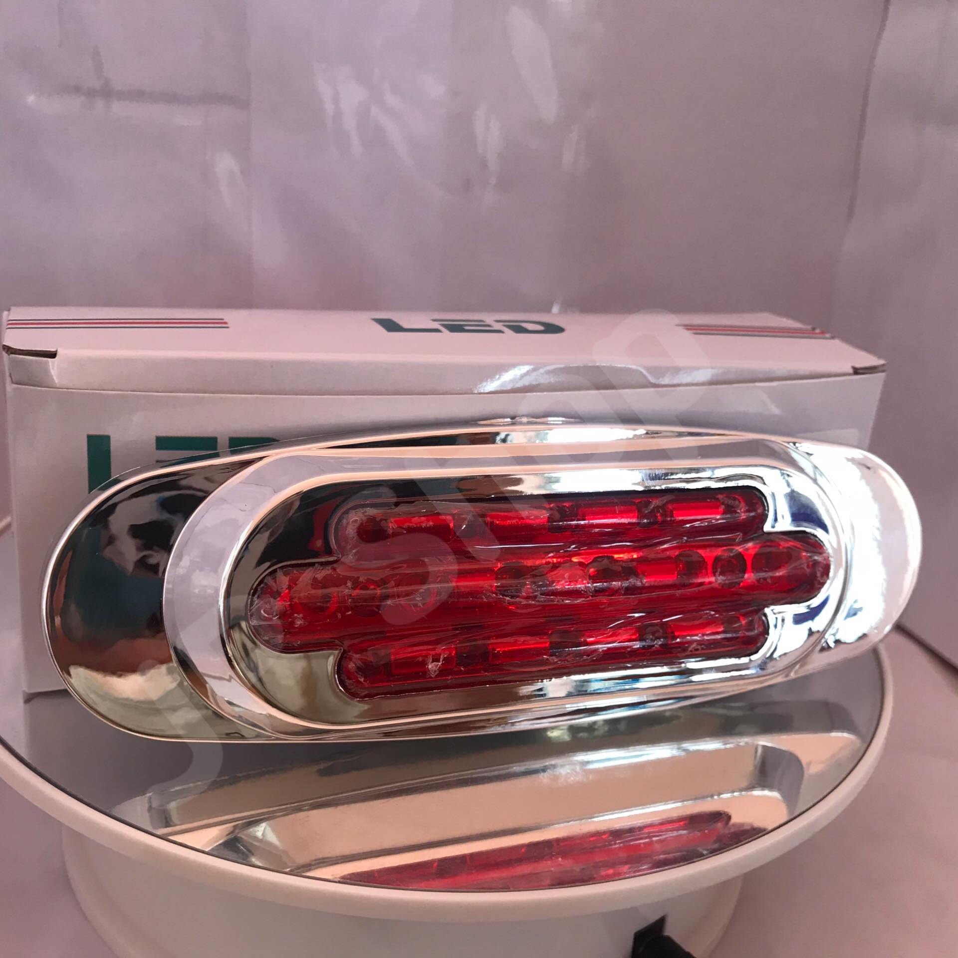 ไฟ 16 LED 12V-24V สีแดง #0390