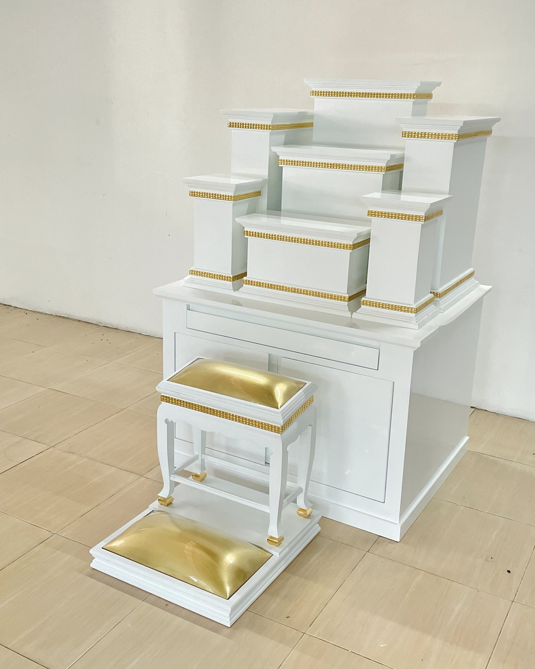 ตู้พระแบบสูงพร้อมแท่นโมเดิร์น หมู่ 7 หน้า 8 พิกุลขาว