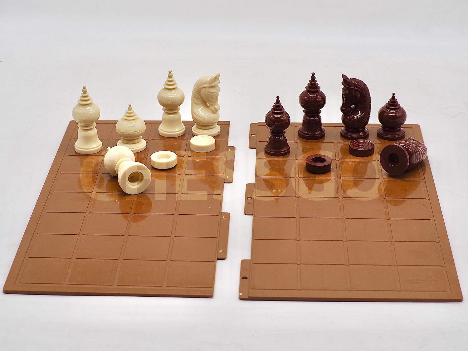 ชุดหมากรุกไทยไม้(กระดานไม้ประดู่+ตัวพลาสติกptt)