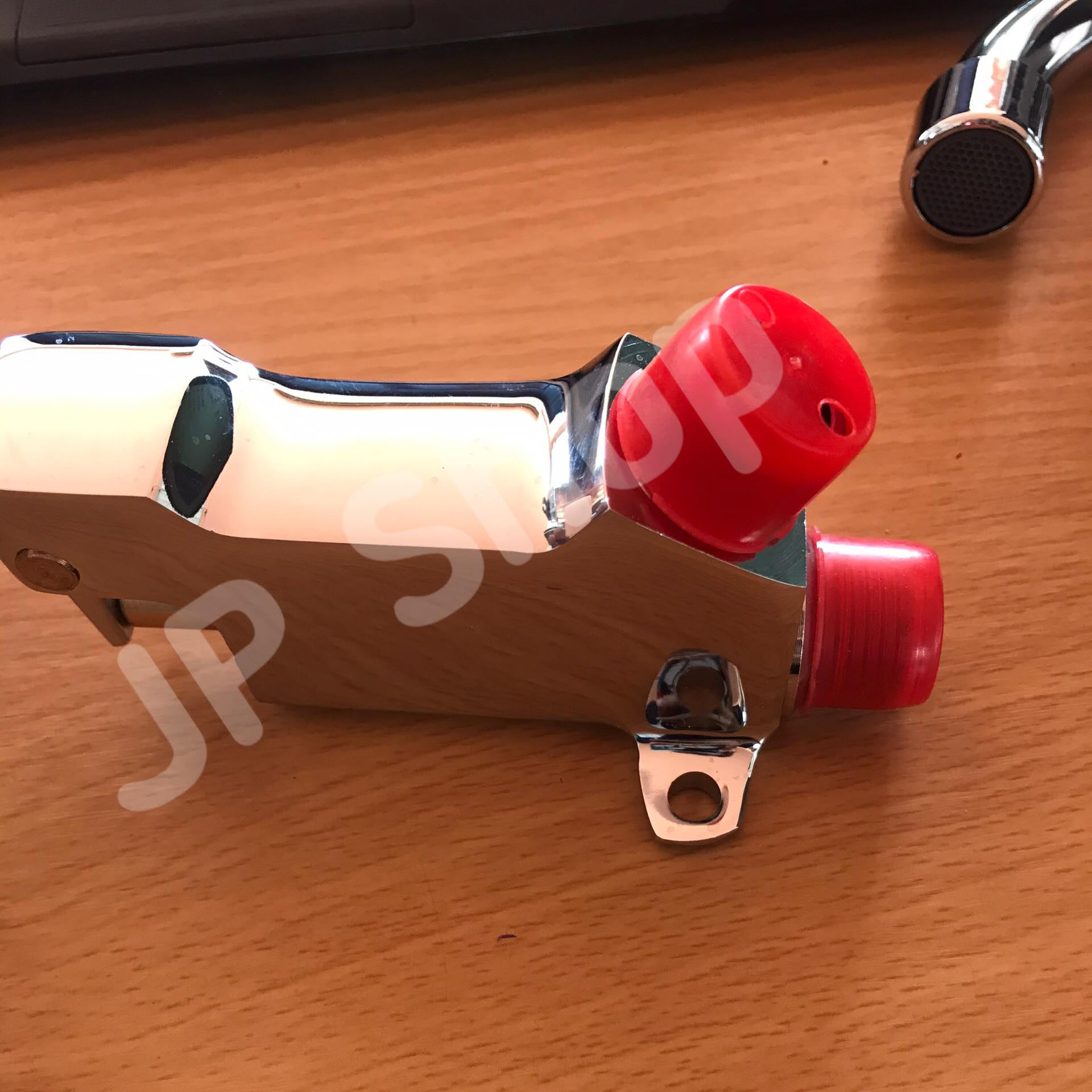 ก๊อกน้ำแบบเท้าเหยียบวาวล์คันเหยียบทองเหลือง ก๊อกน้ำเท้ากดไม่ใช้มือสัมผัส ทนทน ได้มาตรฐาน ก๊อกน้ำแนวตั้ง