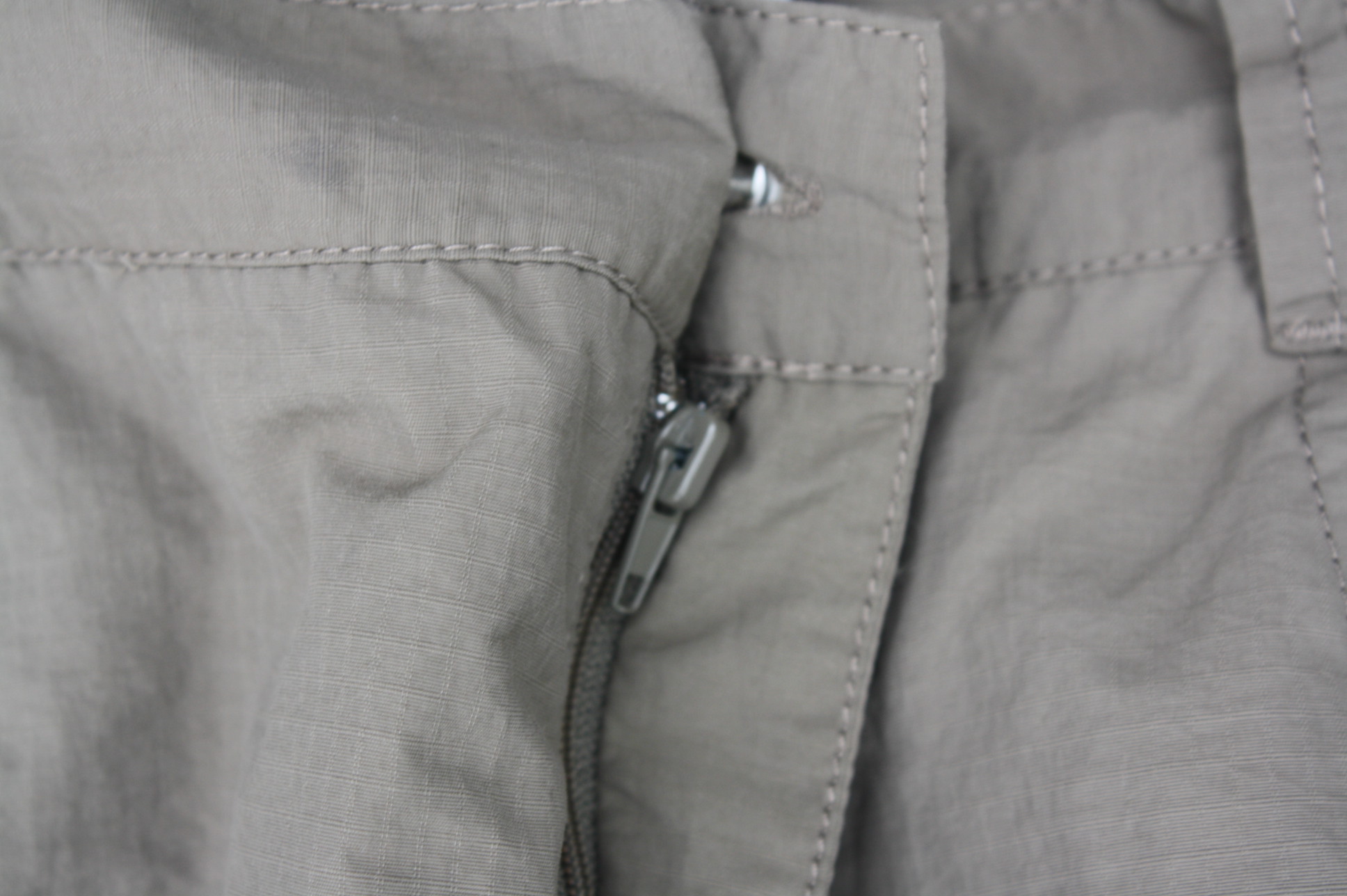 ขายแล้ว กางเกงเดินป่าผ้าแห็งเร็ม ถอดต่อขาได้