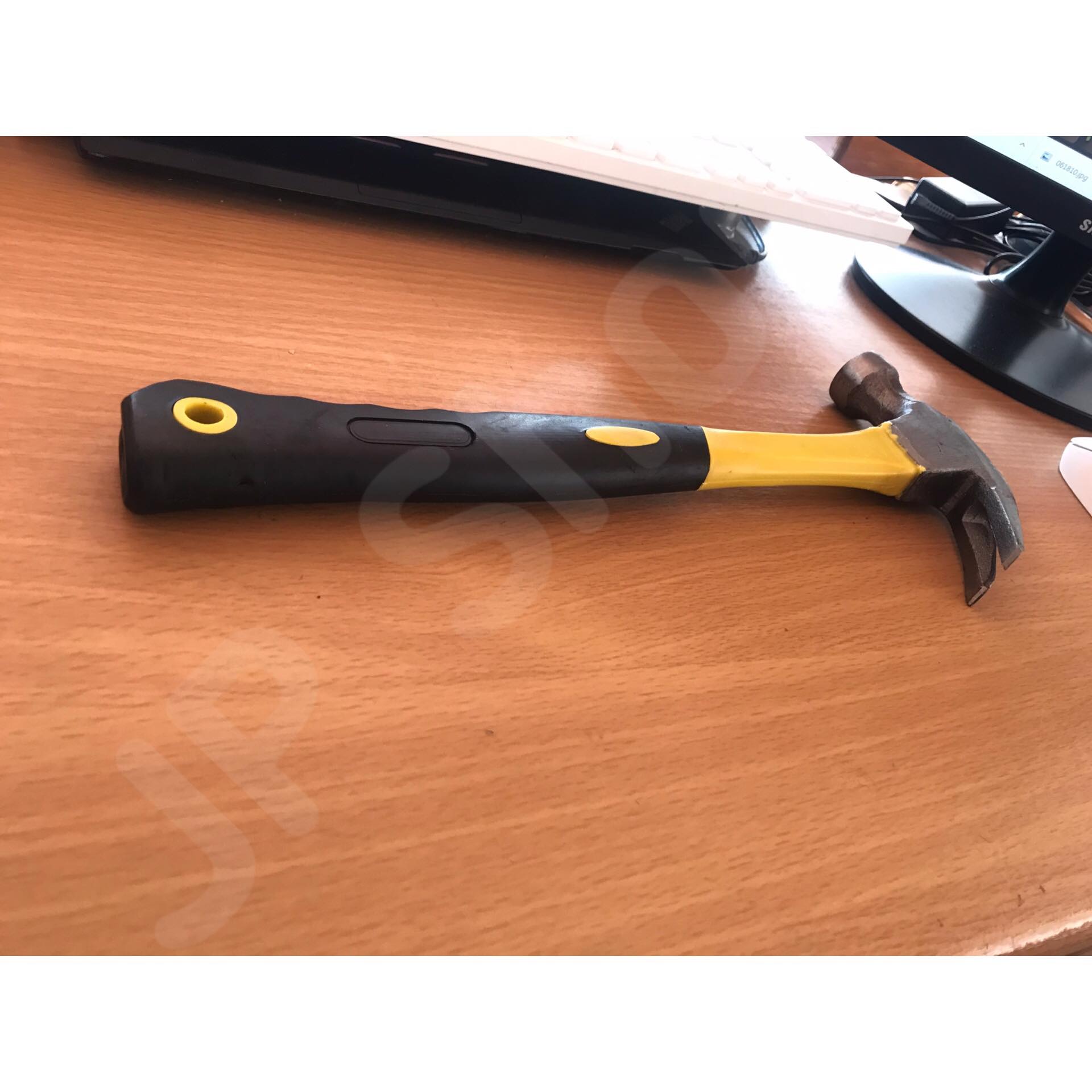 ค้อนตีตะปู ด้ามไฟเบอร์ คละสี 5 ขีด เหลือง-ดำ ราคาต่อ1 ชิ้น #001250